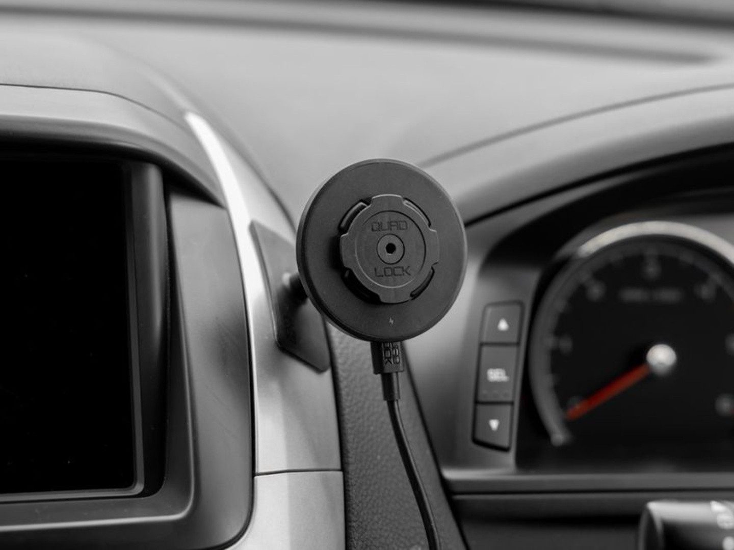 Quad Lock Handy-Halterung QUAD LOCK Lock Dash Auto klebe Armaturenbrett / Konsole Autohalterung