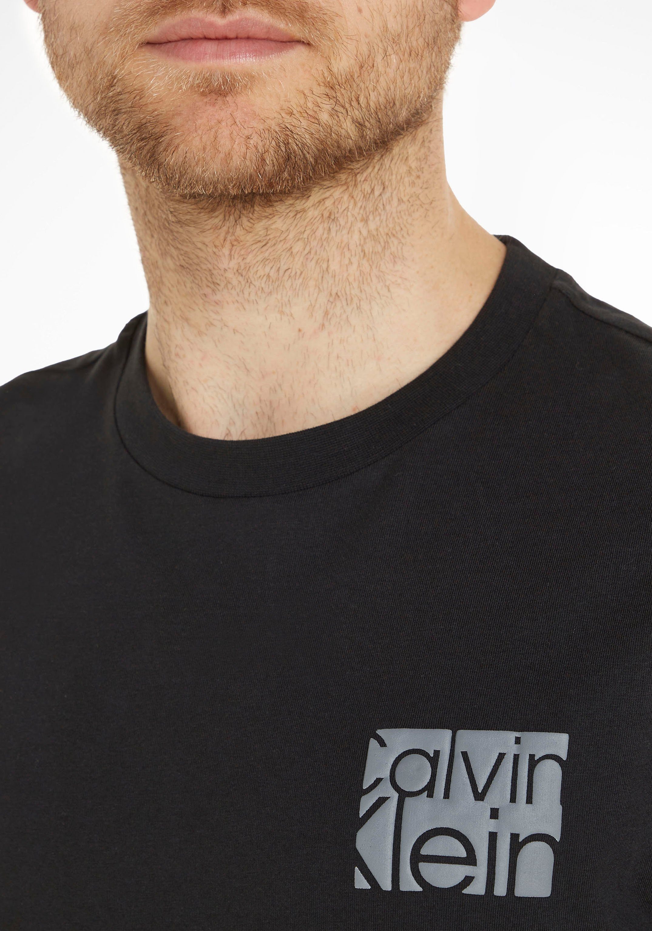 Calvin der Klein Kurzarmshirt Calvin auf Logo Klein schwarz mit Brust