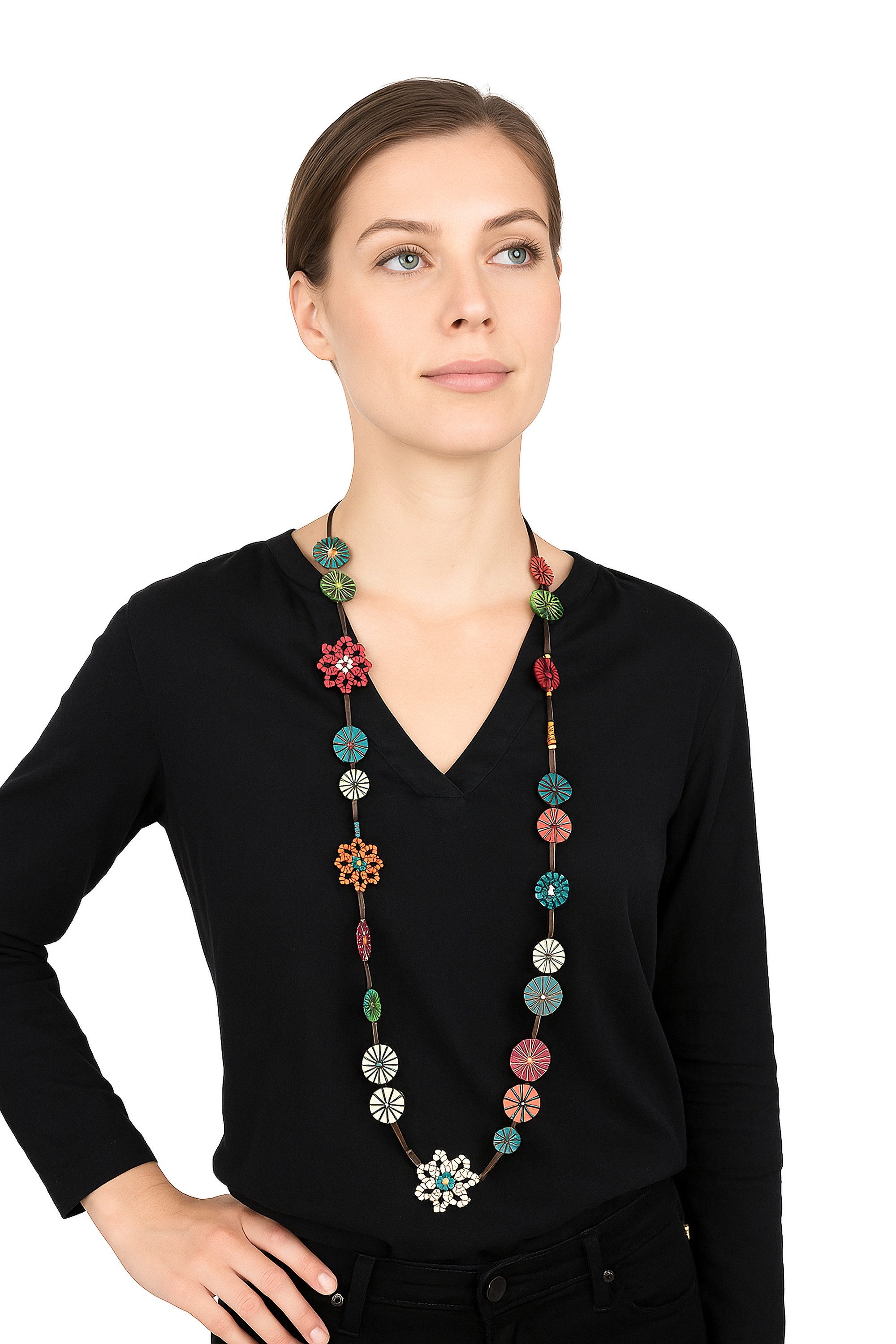 COLLEZIONE ALESSANDRO Lange Kette Esha, mit flachen, umwickelten Holzperlen