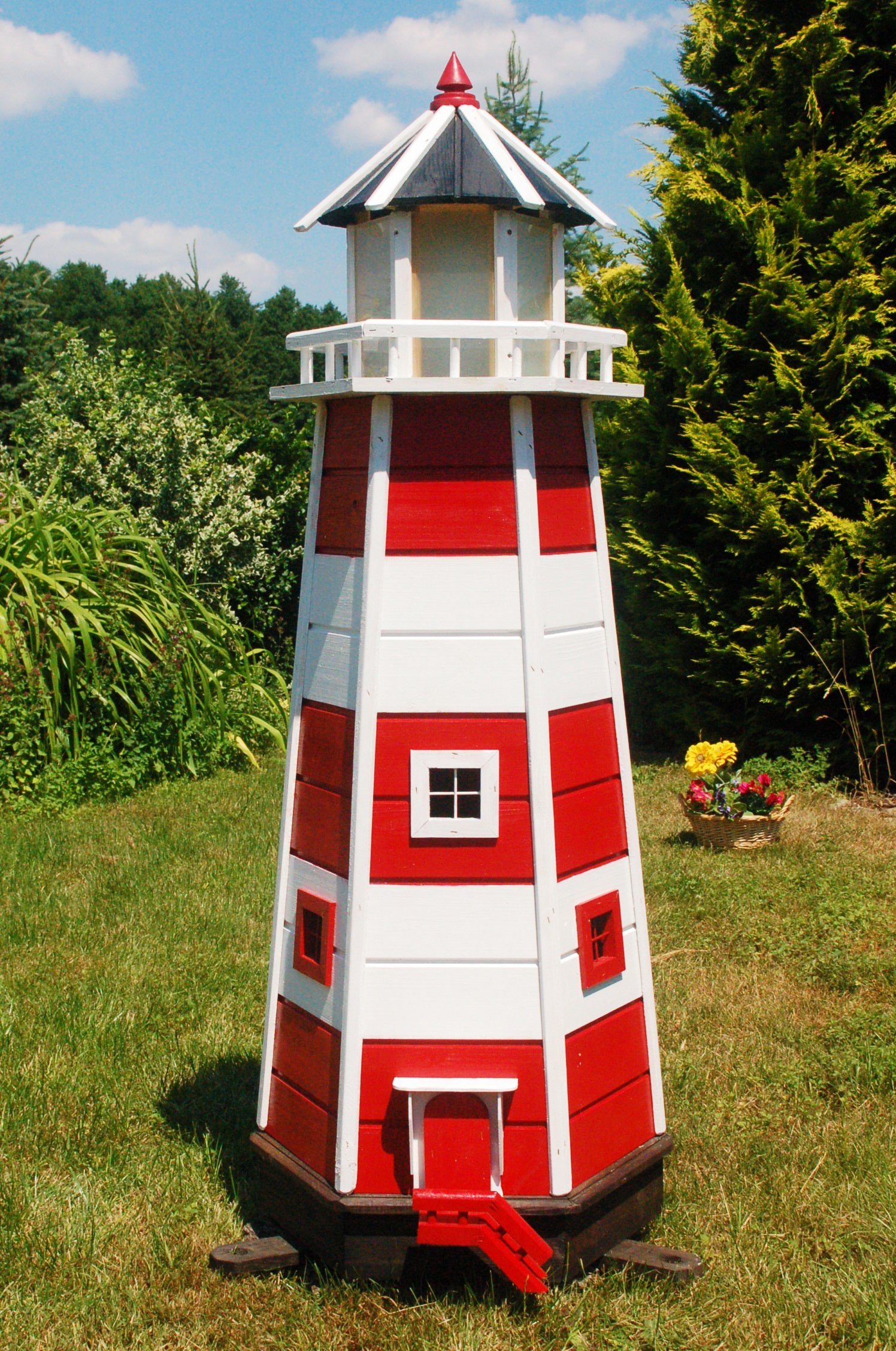 DSH DEKO SHOP HANNUSCH Gartenfigur mit Leuchtturm rot/weiß aus Holz 1,40 Solarbeleuchtung m