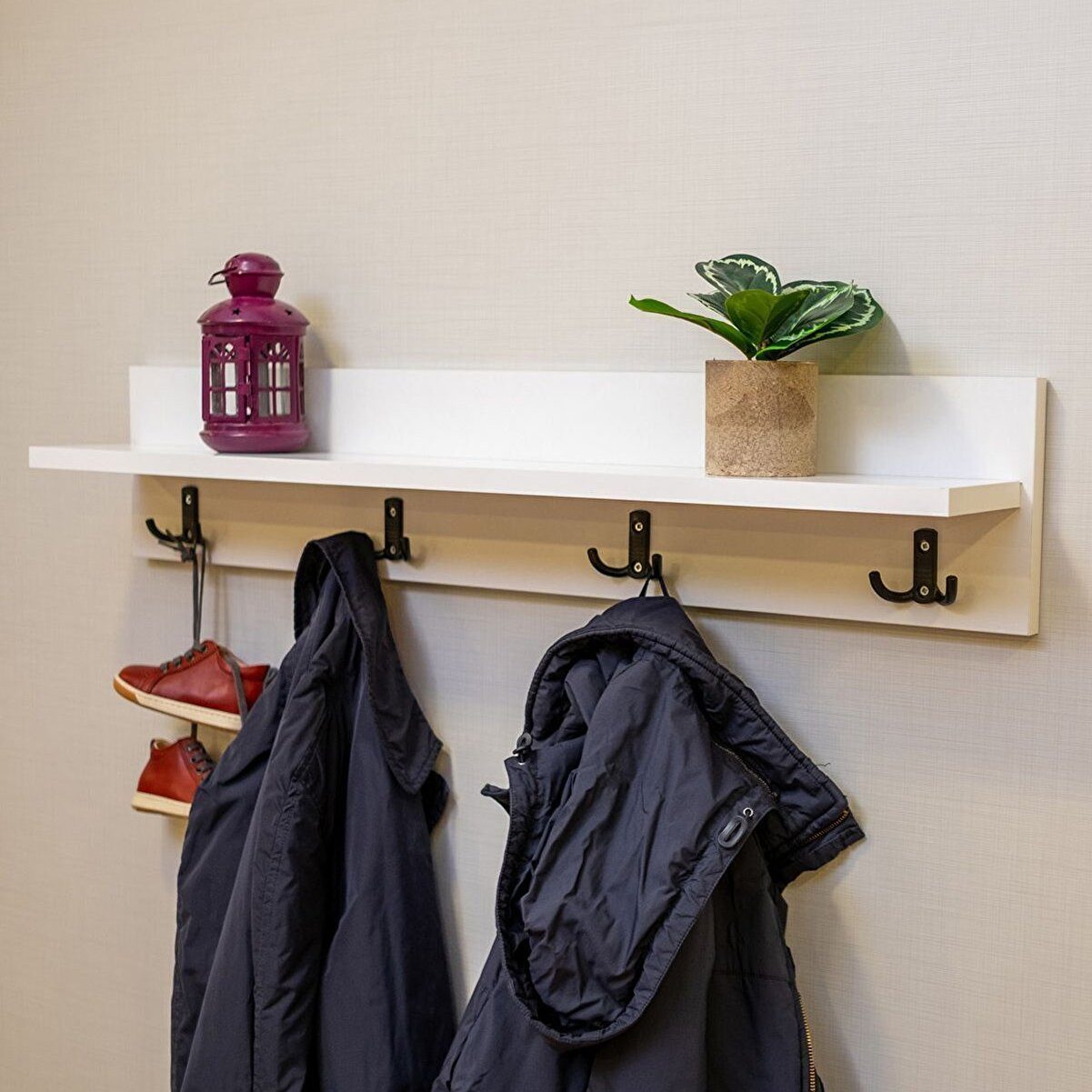 en.casa Wandregal, Wandregal mit Haken und Garderobenstangen 91332209