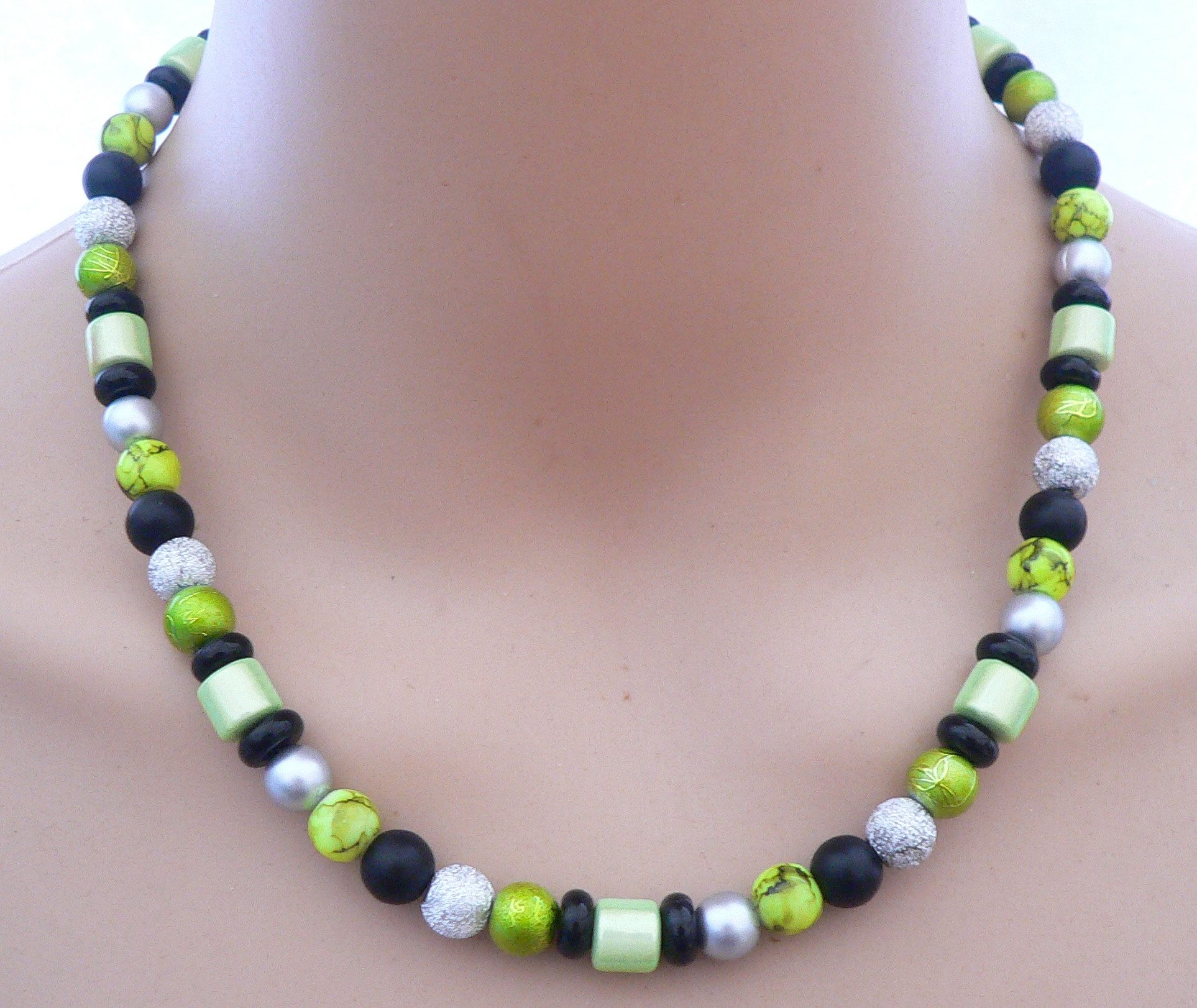traumschmuck Collier 498. Collier Halskette Glas Miracle silberfarben/schwarz Glitzer, handgefertigt