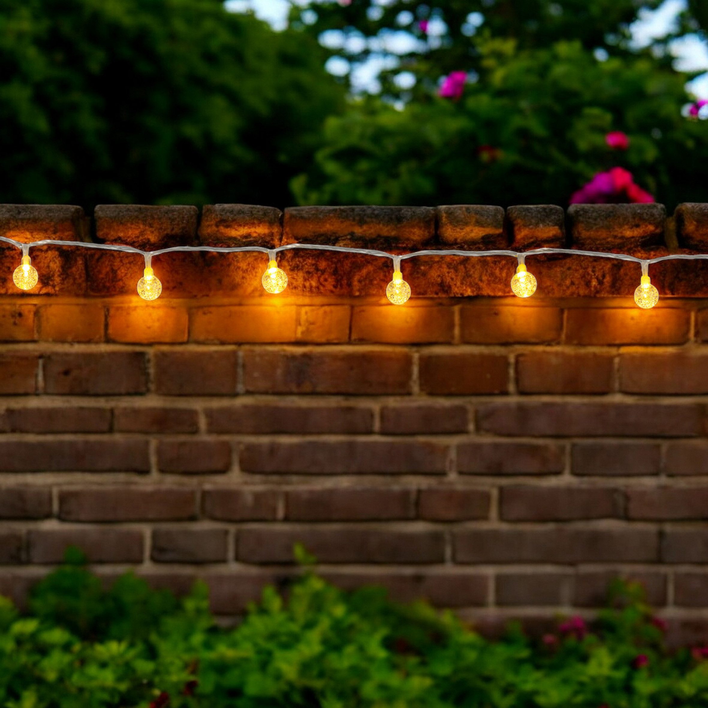 Spetebo LED-Lichterkette mit 50 mini Kristall Kugeln für Außen - 490 cm, 50-flammig, Garten Deko Beleuchtung warm weiß mit Stecker