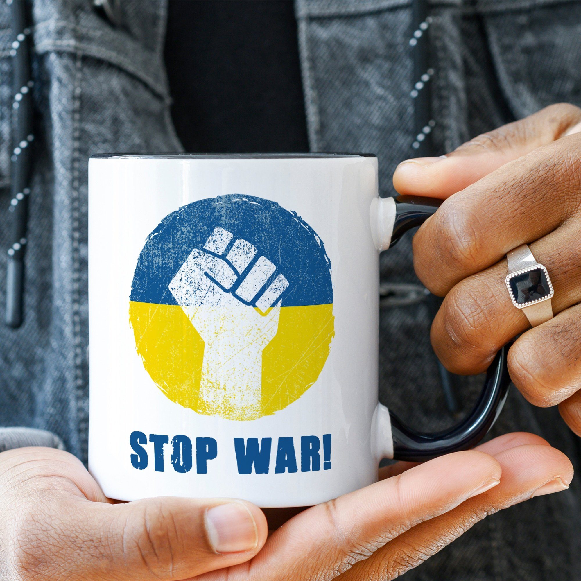 Tasse Ukraine, War zum Schwarz für Frieden - Stop die Bedruckte - Keramik, Ukraine Tasse bedruckte Weiß GRAVURZEILE Statement Tasse Konflikt