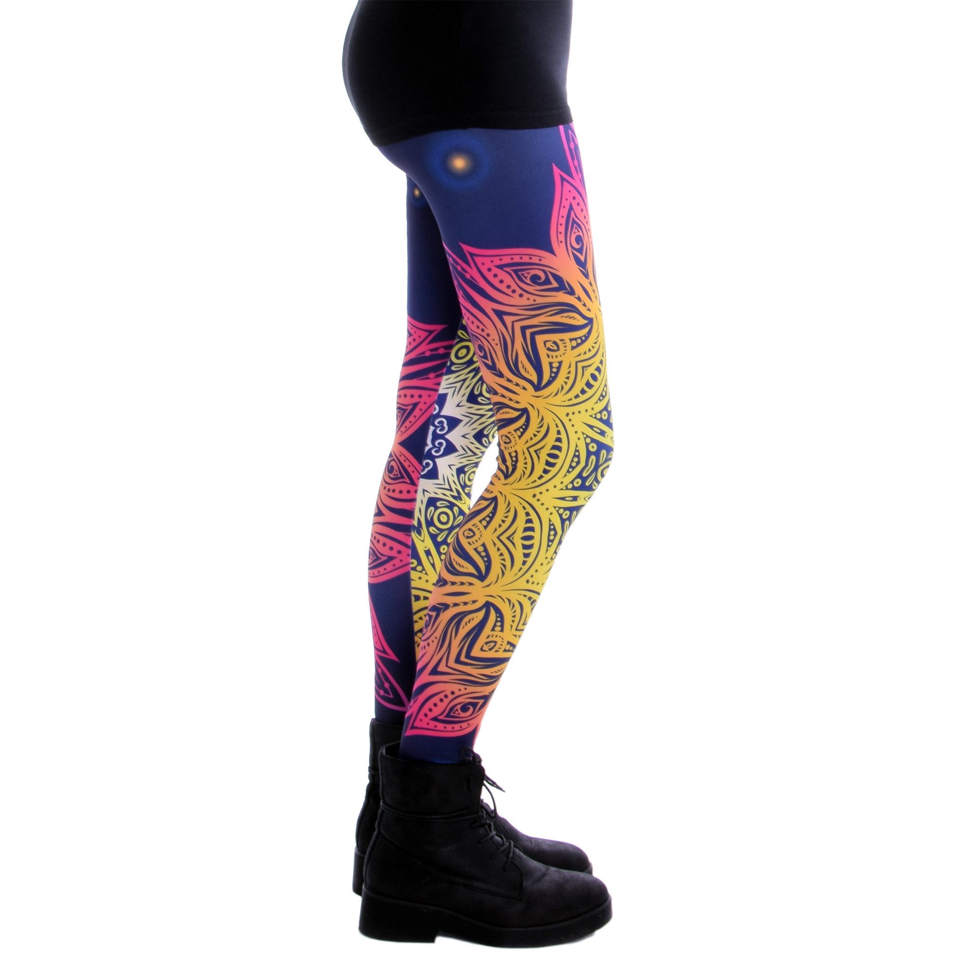 cosey Leggings Mandala Line Leggings (Einheitsgröße XS - L) (farbenfrohes Blumen-Design • figurbetonte Passform • schnelltrocknend, Einzelartikel) Mandala Lichter