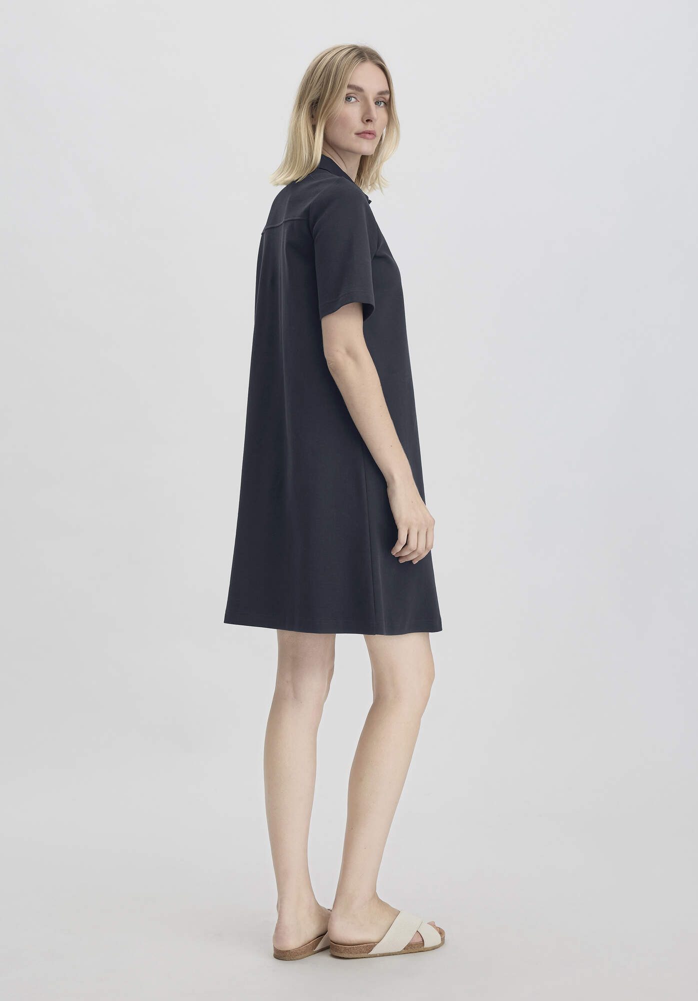 Hessnatur Jerseykleid Knielang Relaxed aus Bio-Baumwolle (1-tlg)