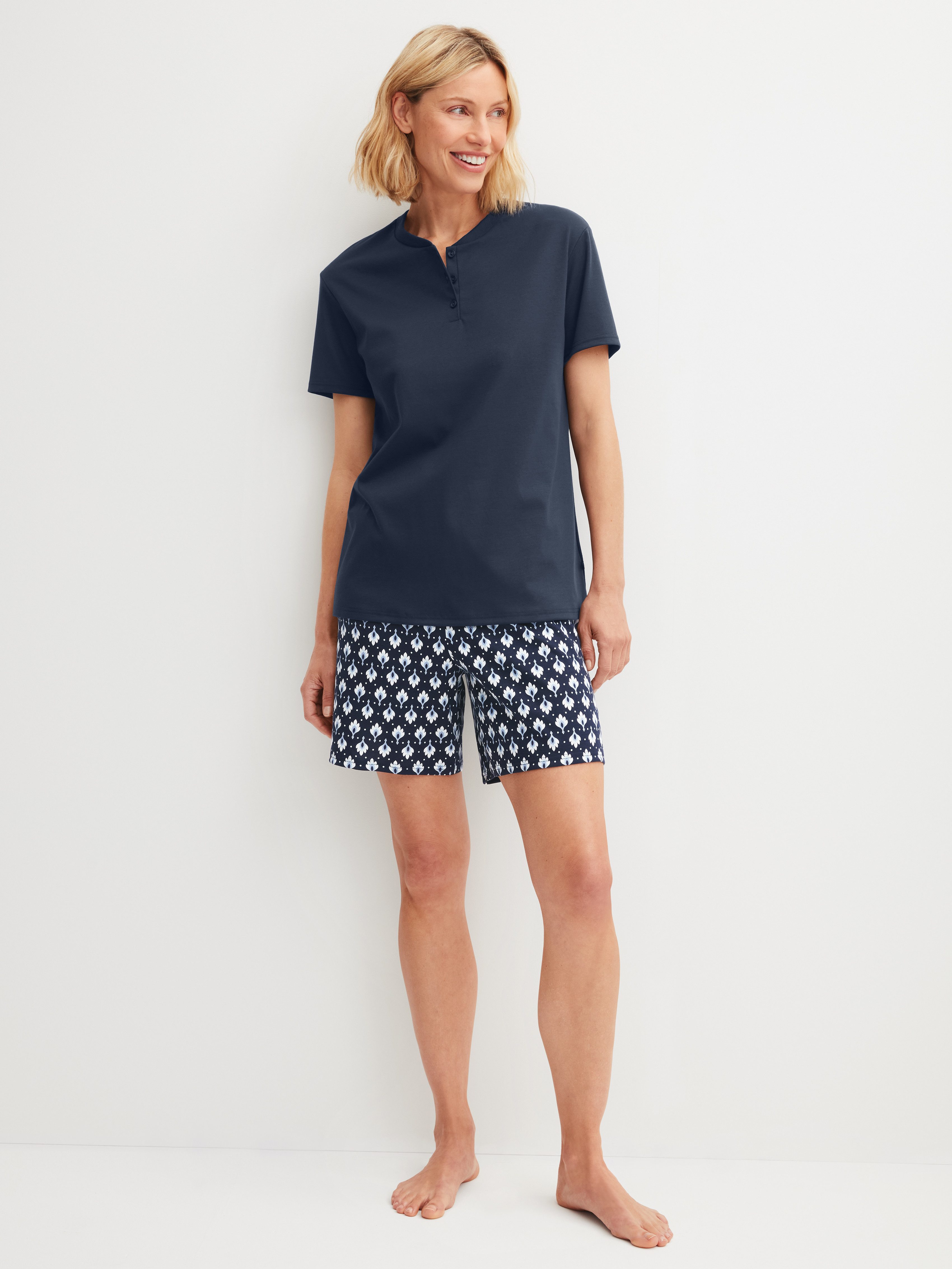 CALIDA Shorty Daylight Dreams (2 tlg) mit Rundhalsausschnitt und kleiner Knopfleiste, Cotton