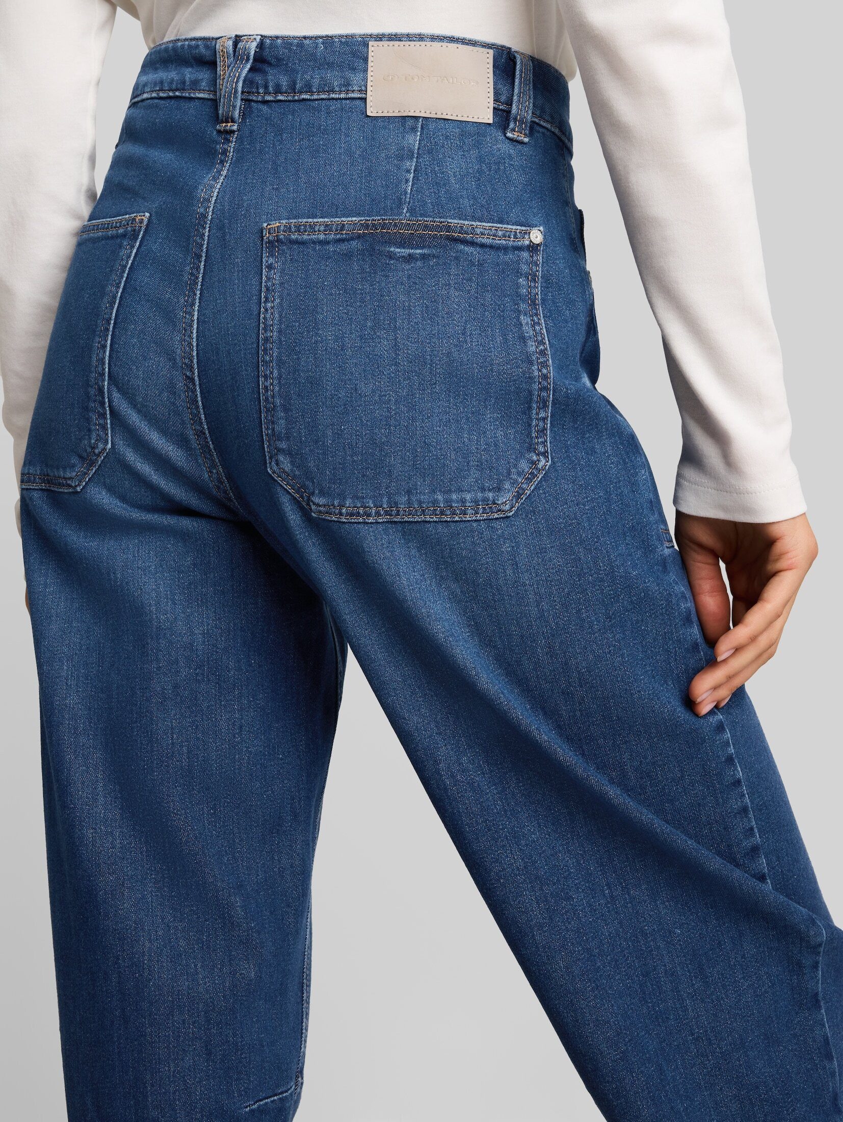 TOM TAILOR Weite Jeans Jeanshosen TTCELIA BARREL Jeans mit aufgesetzten Taschen – Bild 5 von 5