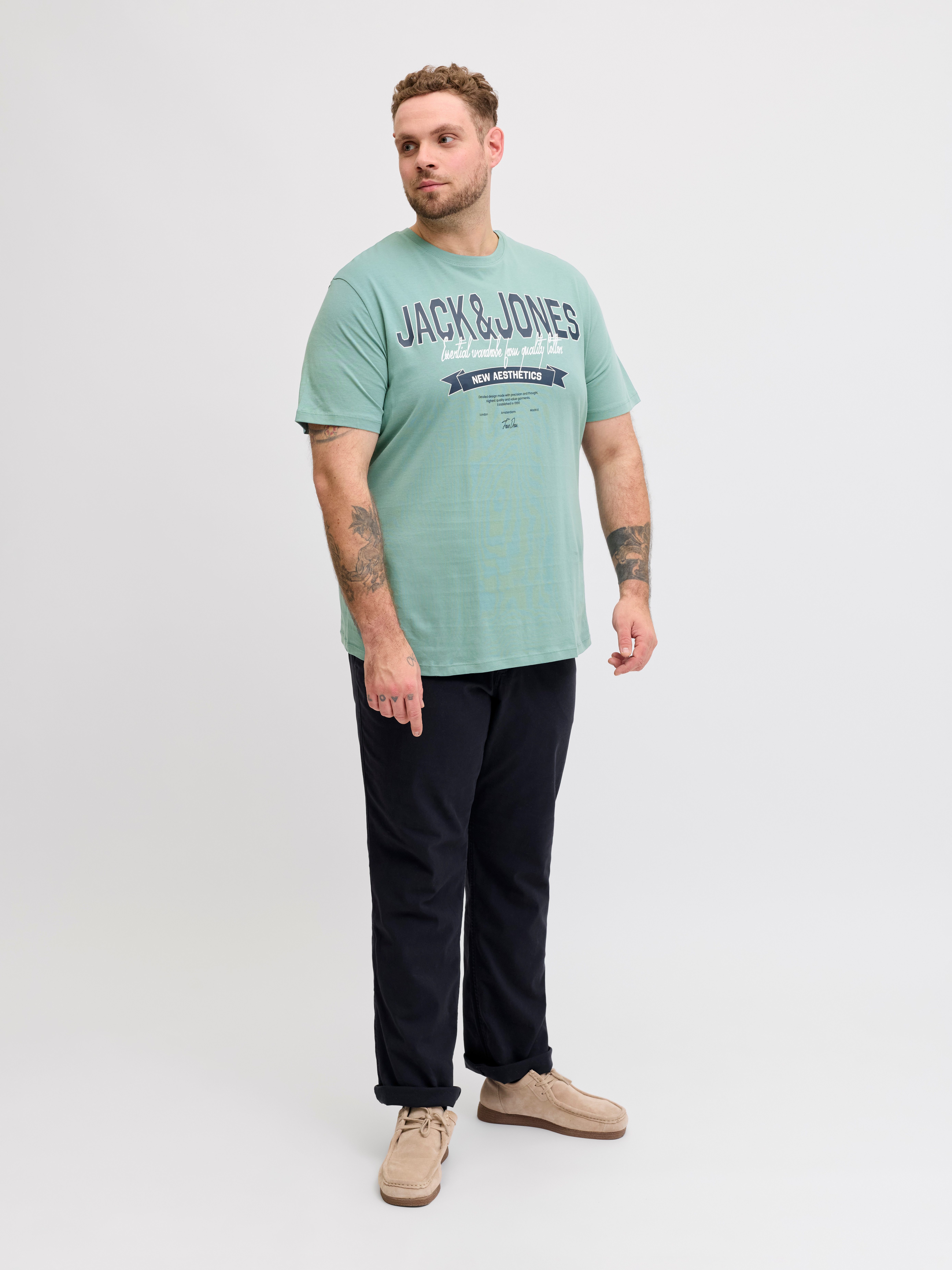 Jack & Jones PlusSize Rundhalsshirt JJELOGO TEE SS O-NECK 2 COL SS26 SN PLS mit auffälligem Print – Bild 5 von 5