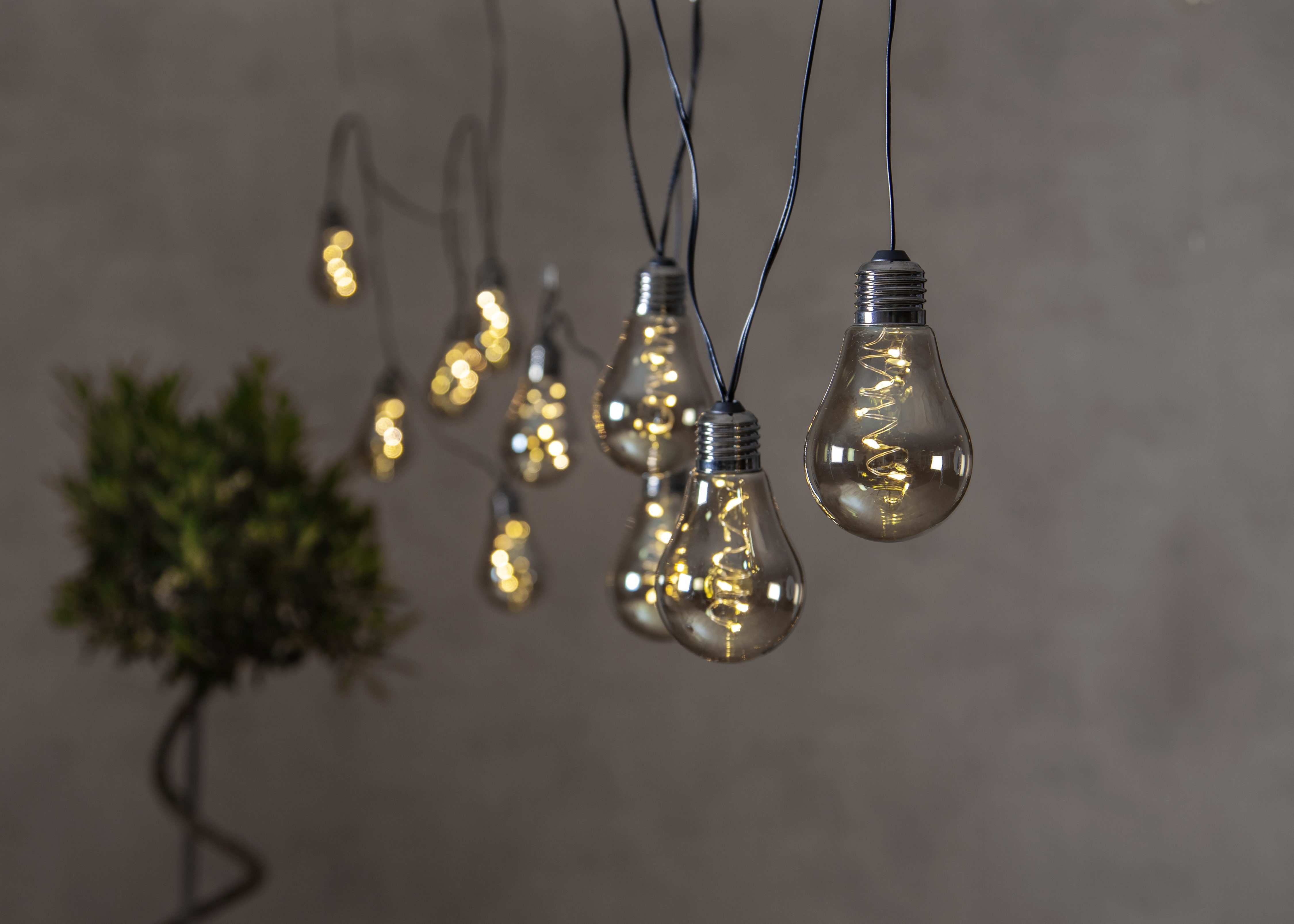 STAR TRADING LED-Lichterkette Glow, 10-flammig, 10x5 warmweiße LEDs, ca. 3,6 m, mit Trafo IP44, Vierfarb-Karton