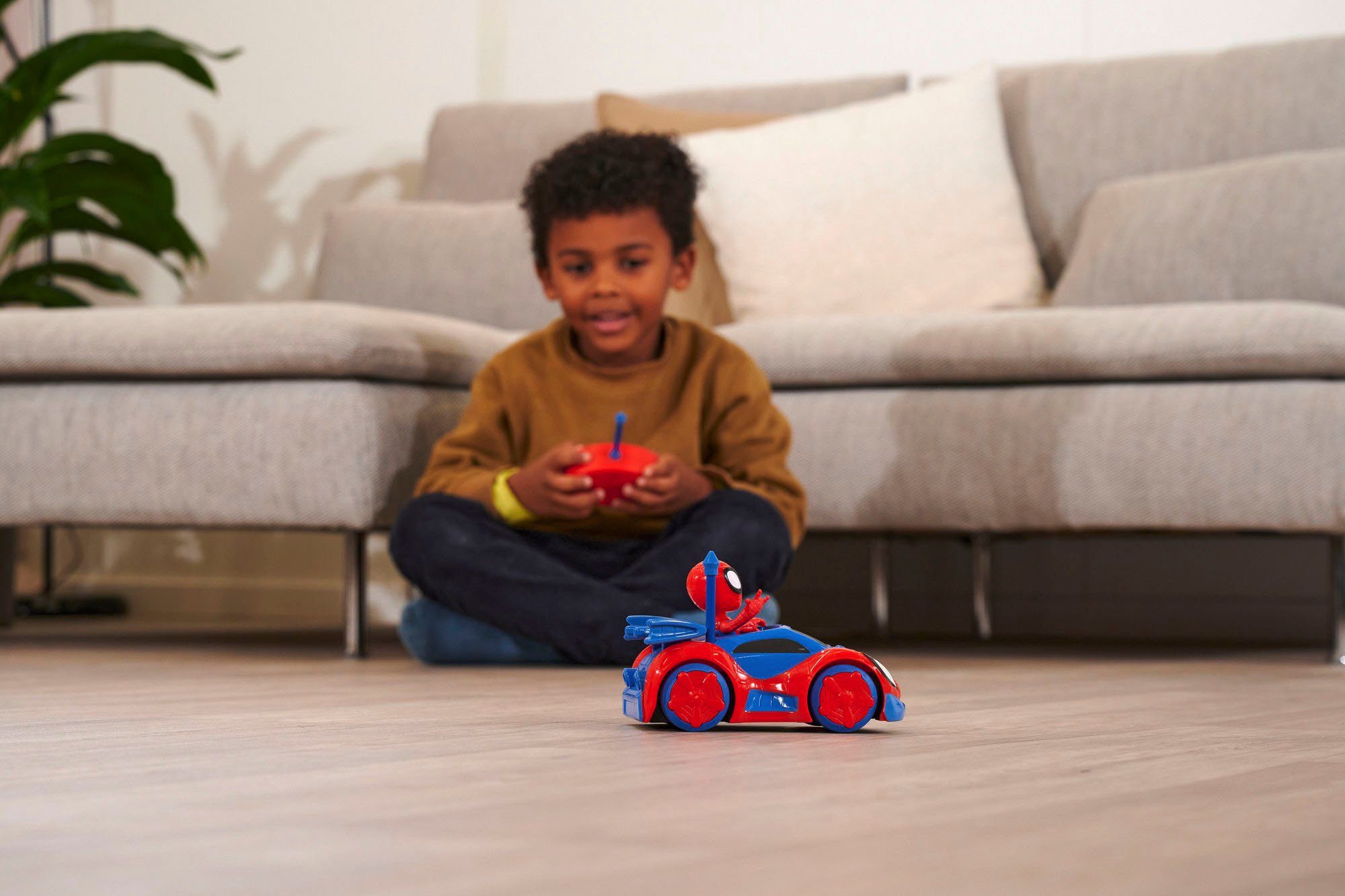 Dickie Toys RC car Spidey Web Crawler