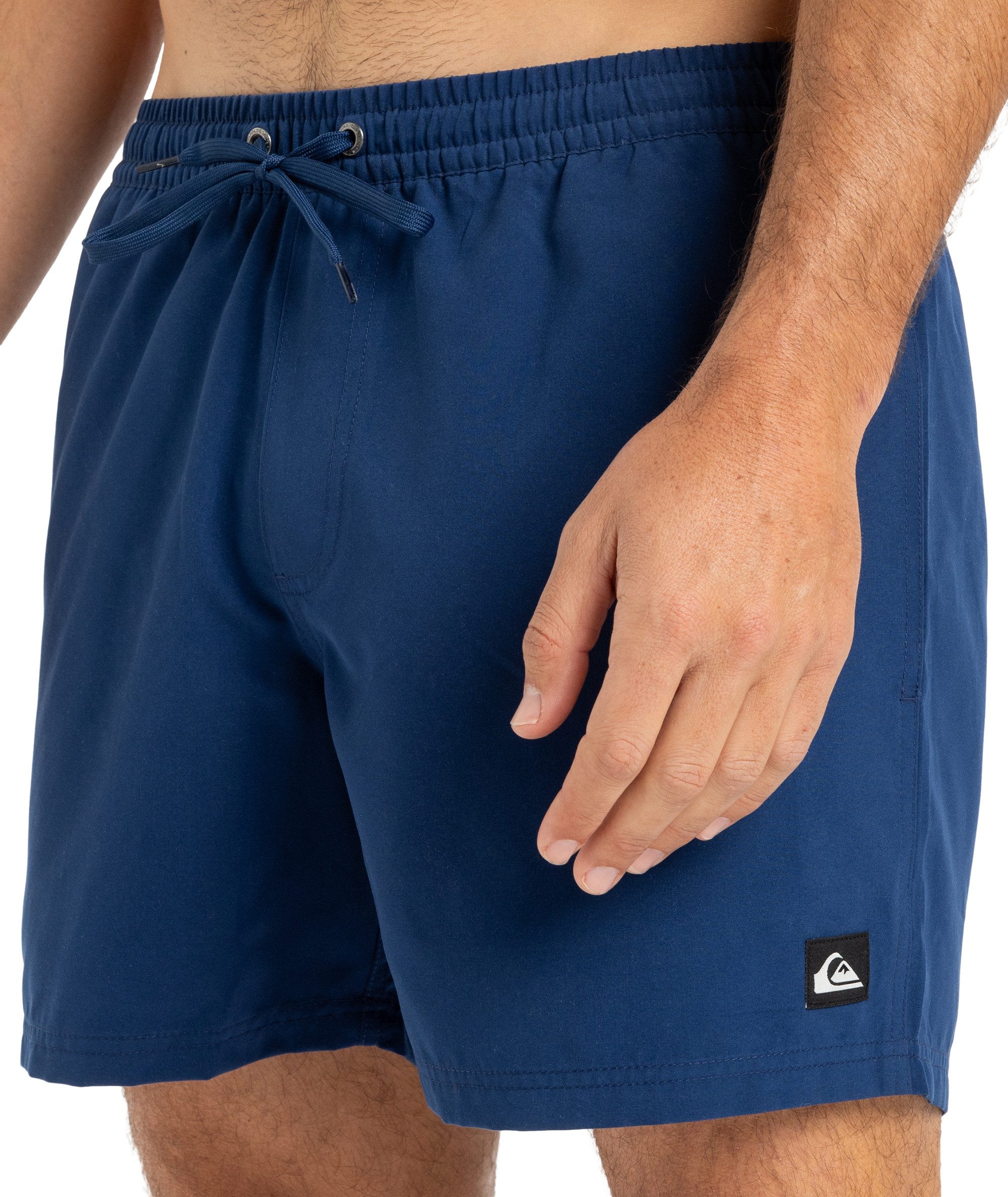 Quiksilver Badeshorts EVERYDAY VOLLEY 15 unifarbene Optik, mit kontrastfarbenen Details, Straight-Leg-Passform