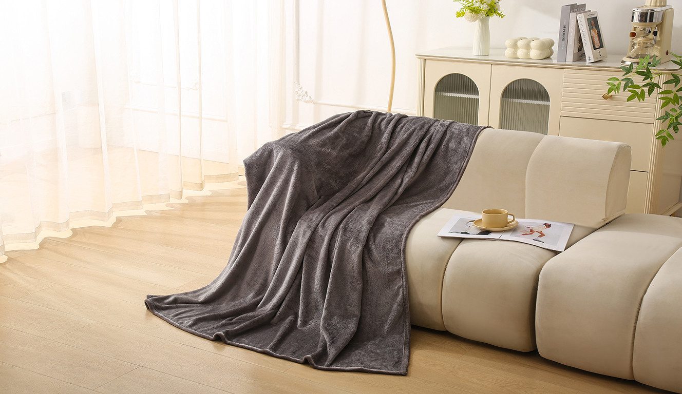 Wohndecke Tianna, weiche Kuscheldecke, TOPSELLER!, OTTO home, weiche Kuscheldecke,150x200cm, leicht & kompakt, pflegeleicht, premium – Bild 5 von 5