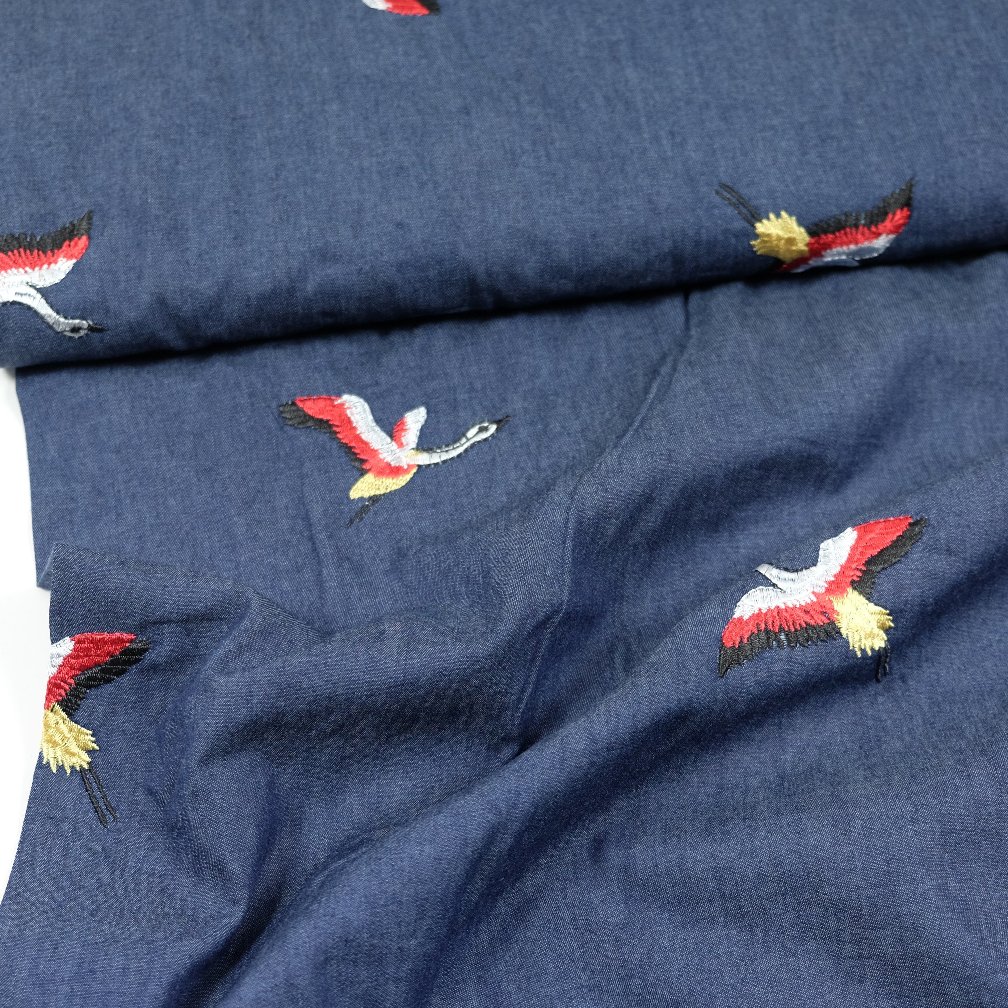 Stoff Baumwollstoff Jeans Vögel Stickerei Blusenstoff, 13,40 EUR/m