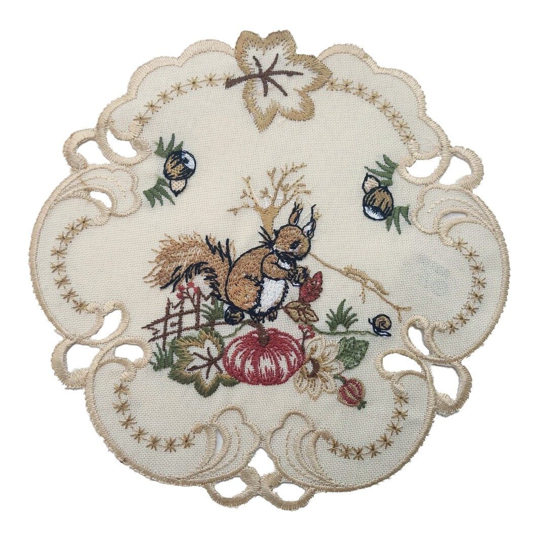 Westernlifestyle Tischdecke Eichhörnchen Eichkater Herbst günstig online kaufen