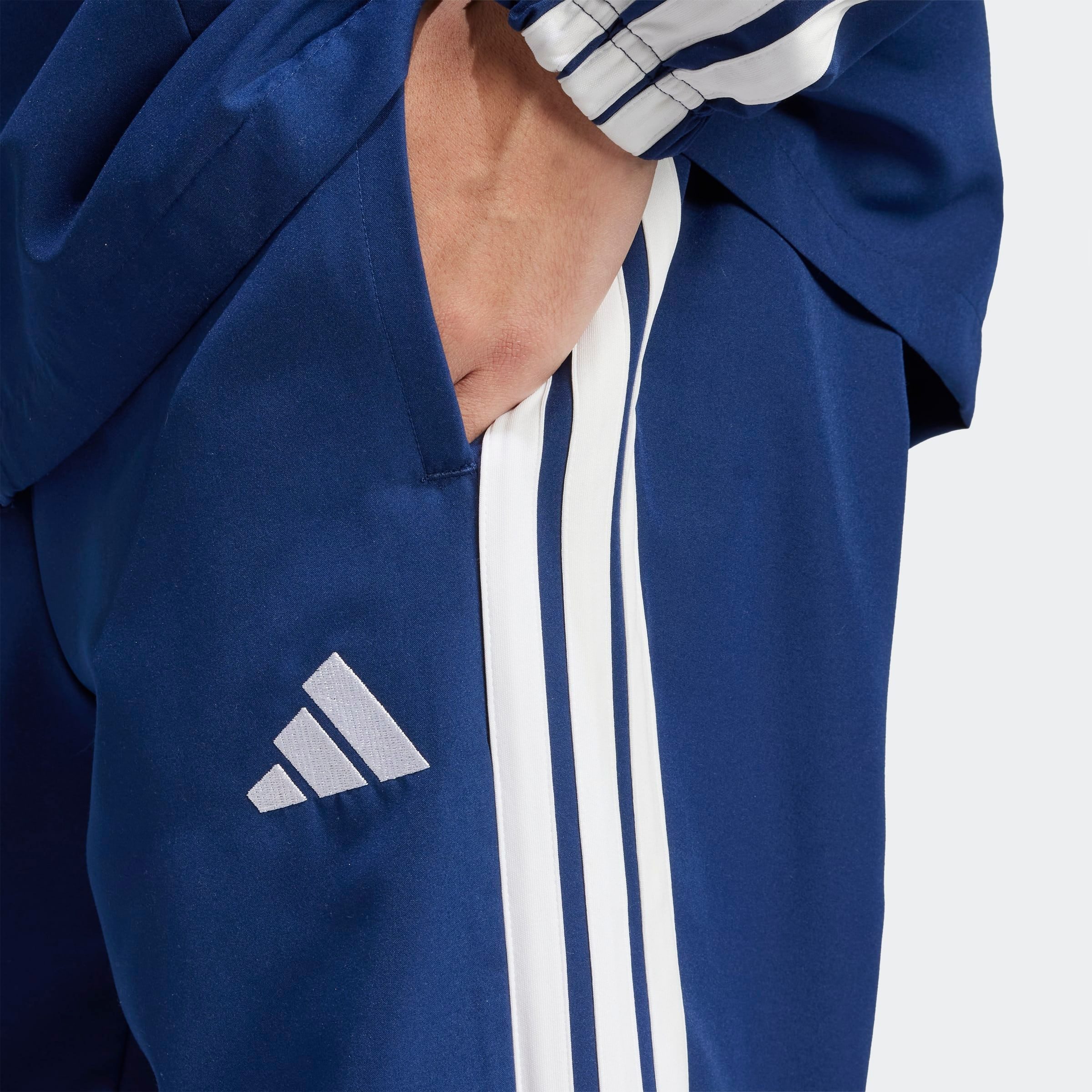 adidas Sportswear Trainingsanzug 3-STREIFEN WOVEN (2-tlg), zweiteiliges Set, aus Polyester, mit durchgehendem Reißverschluss