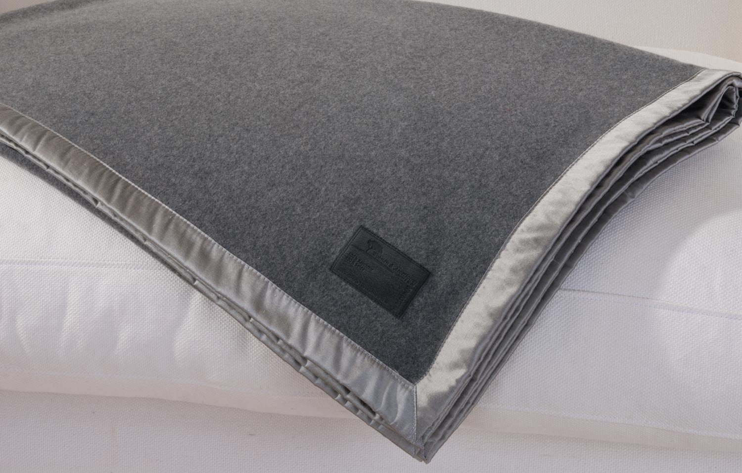 Wolldecke Kaschmirdecke “Amalfi“ Naturhaardecke Premium, 100% Kaschmir, Wohnen und Accessoires GmbH & Co. KG, 100% Kaschmir