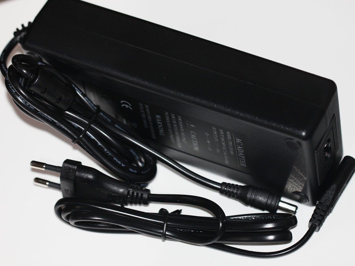 LED Adapter Stecker Ladegerät Adapter Laptop Notebook Universal Universal-Netzteil