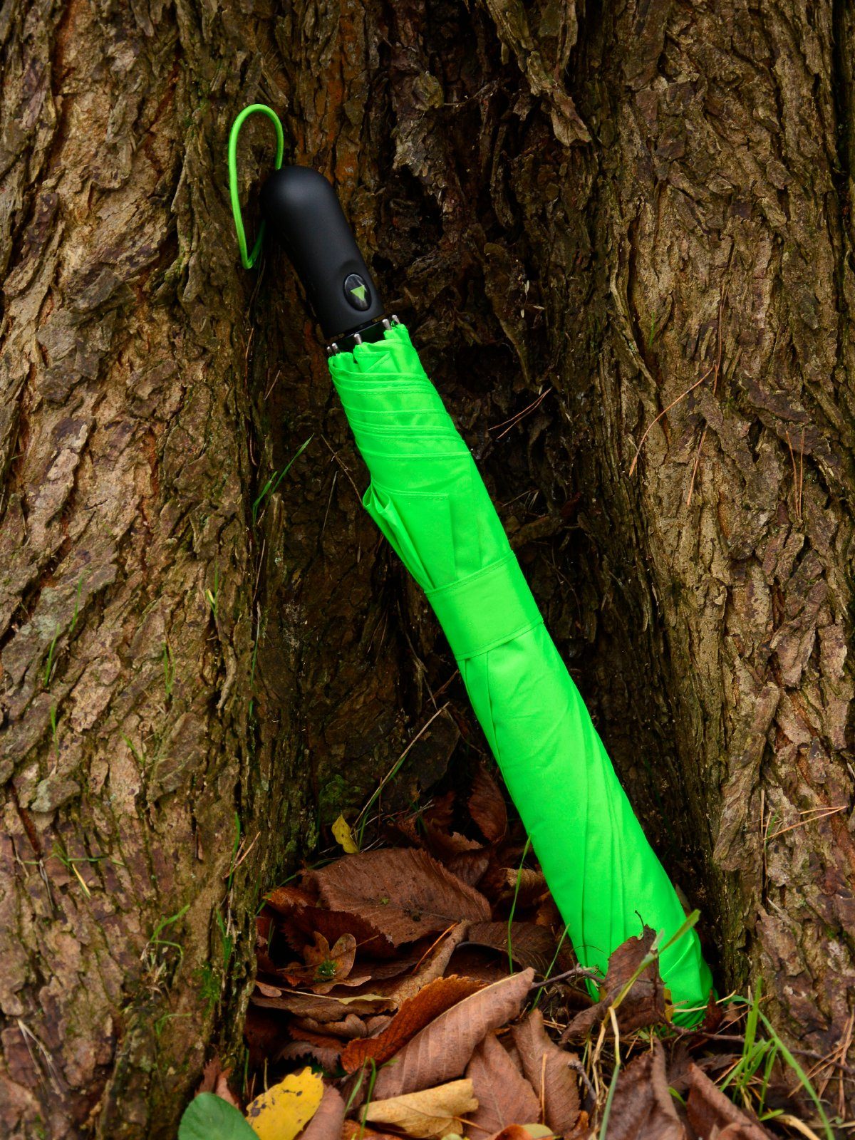 mit Dach-Durchmesser Umhängetasche, mit Trekking riesigem iX-brella neon-grün 124cm XXL Taschenregenschirm Golf-Taschenschirm