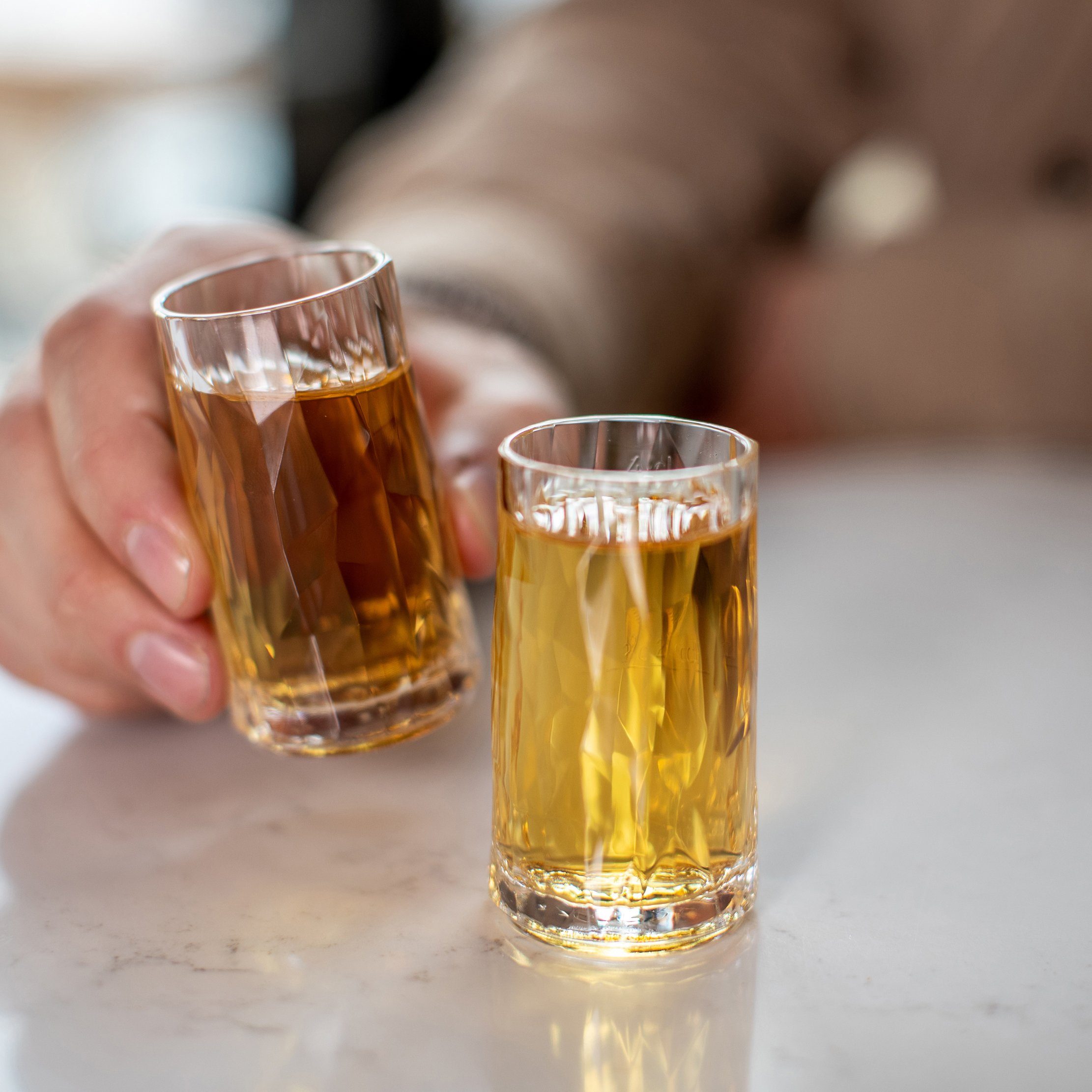 KOZIOL Schnapsglas CLUB No. 7, 2-tlg., Kunststoff, unzerbrechlich,recycelbar,spülmaschinengeeignet, je 2x 20ml & 40ml