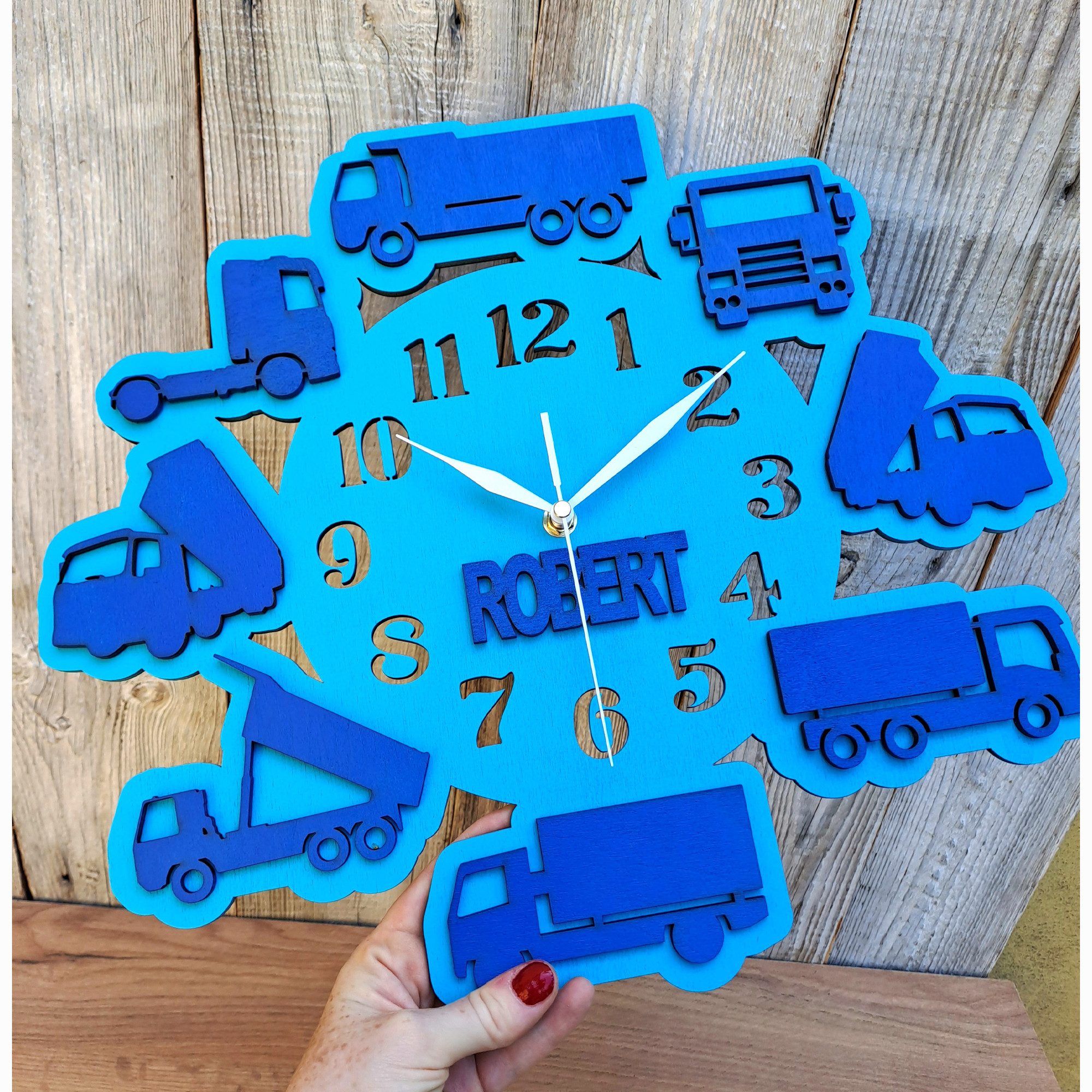 ORNAMENTI Wanduhr Kinder Wanduhr, für einen Jungen, Autos, personalisiert, Geschenk (jeder Jungenname, ohne Ticken, 2 Größen 40, 50)