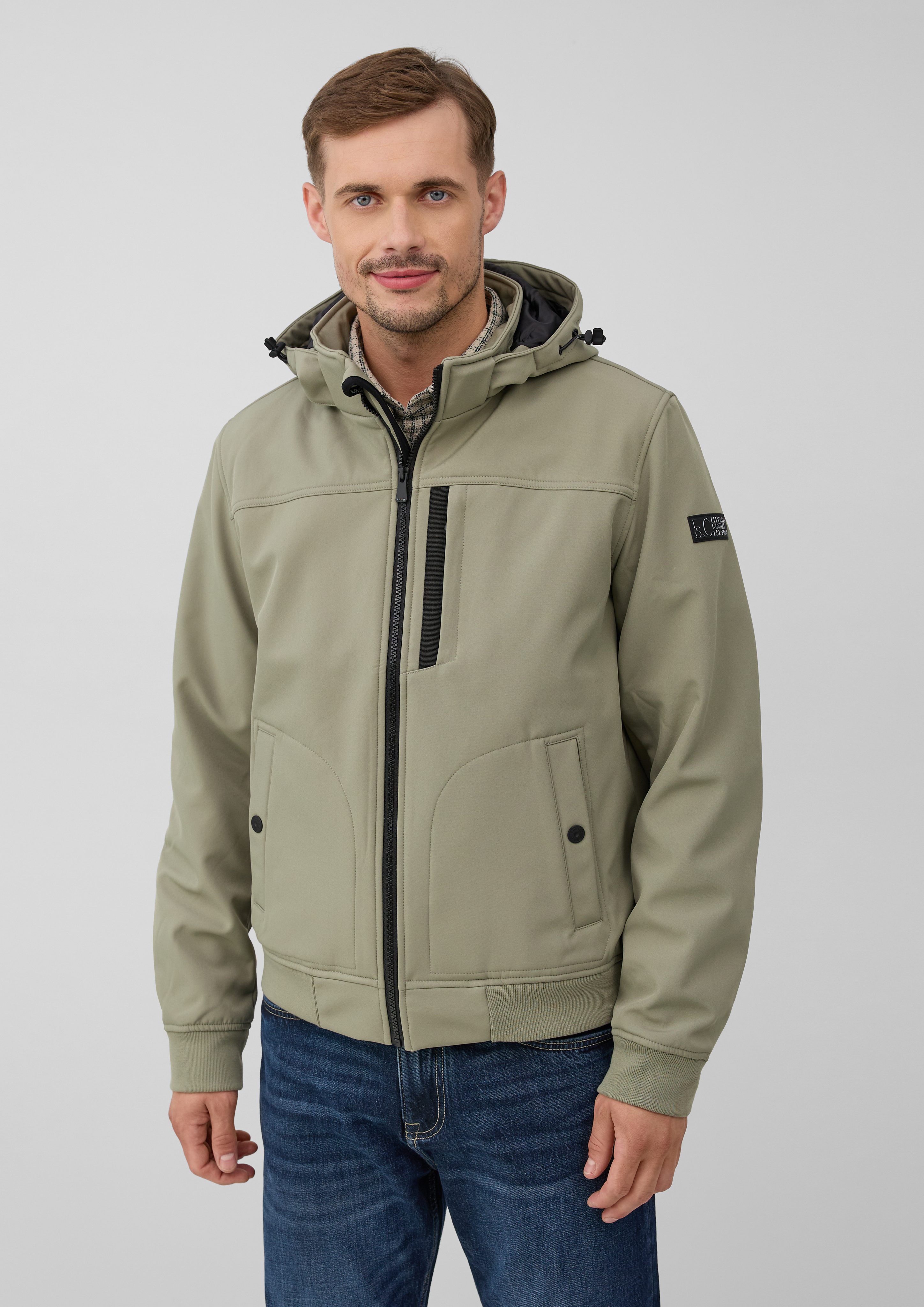 s.Oliver Allwetterjacke Wasserabweisende Softshell-Jacke mit abnehmbarer Kapuze