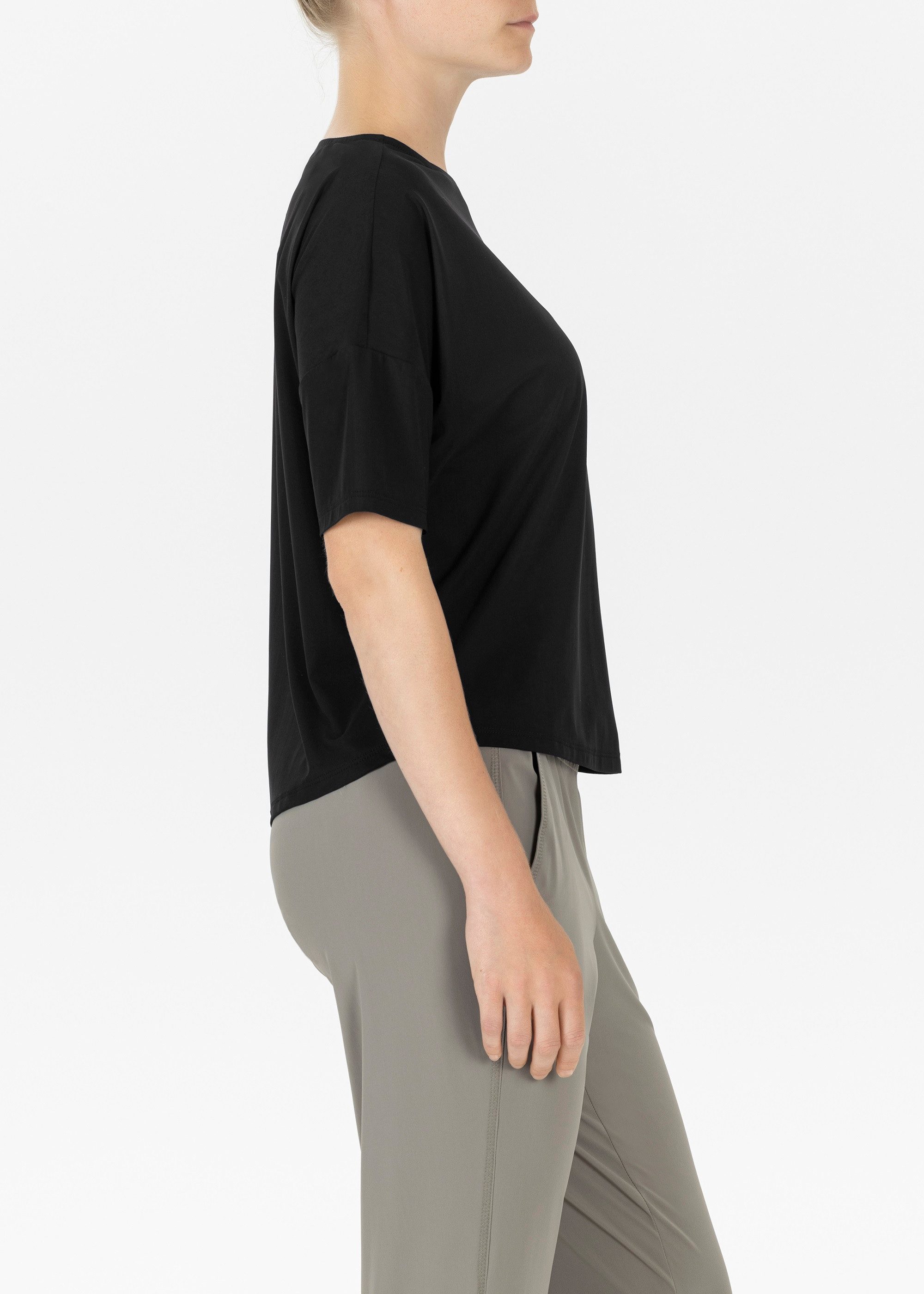 St.Ann Blusenshirt Shirt Umi – Relaxed Fit T-Shirt mit kastig lässigem Schnitt