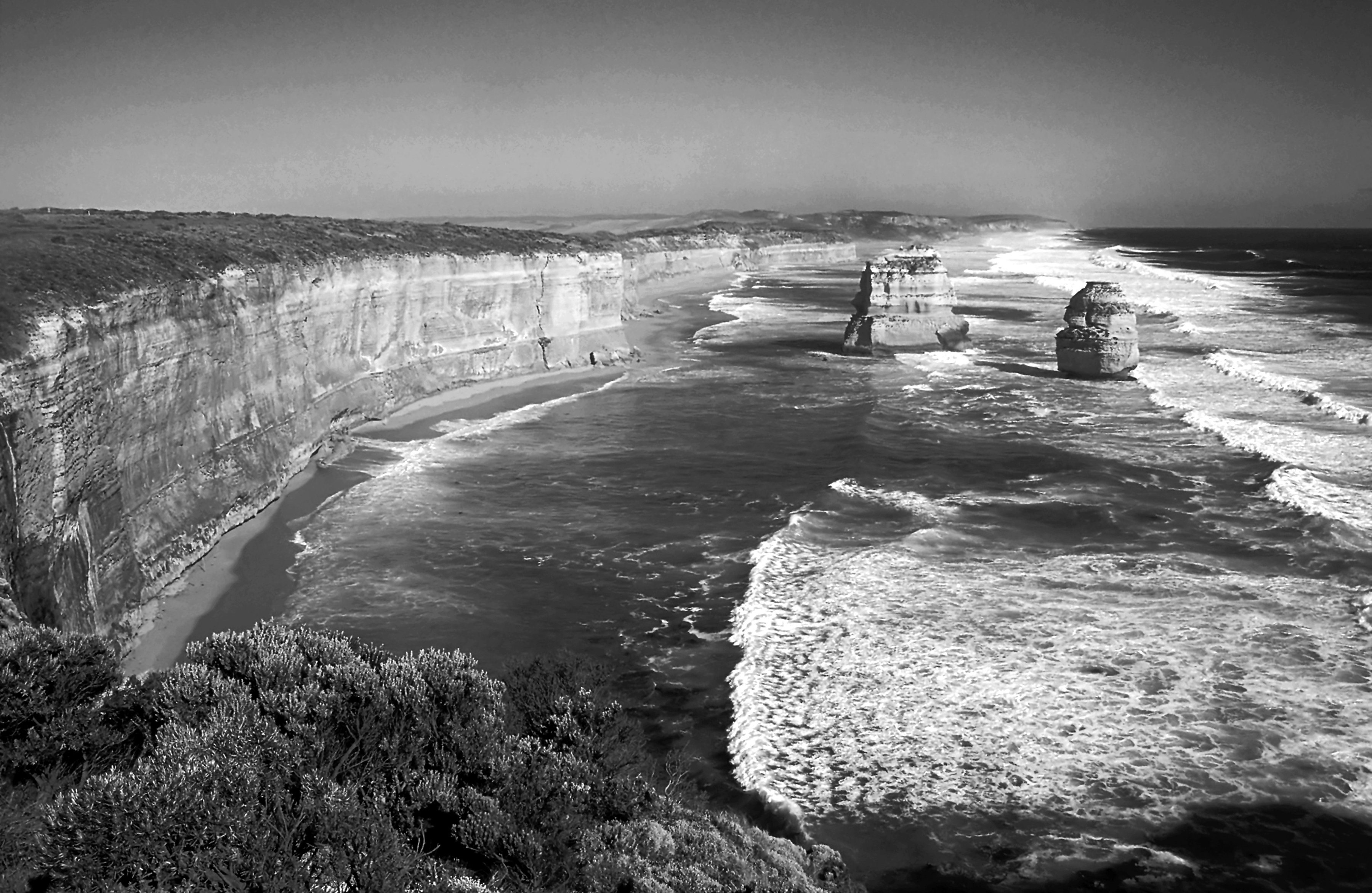 Papermoon Fototapete Küste schwarz & weiß