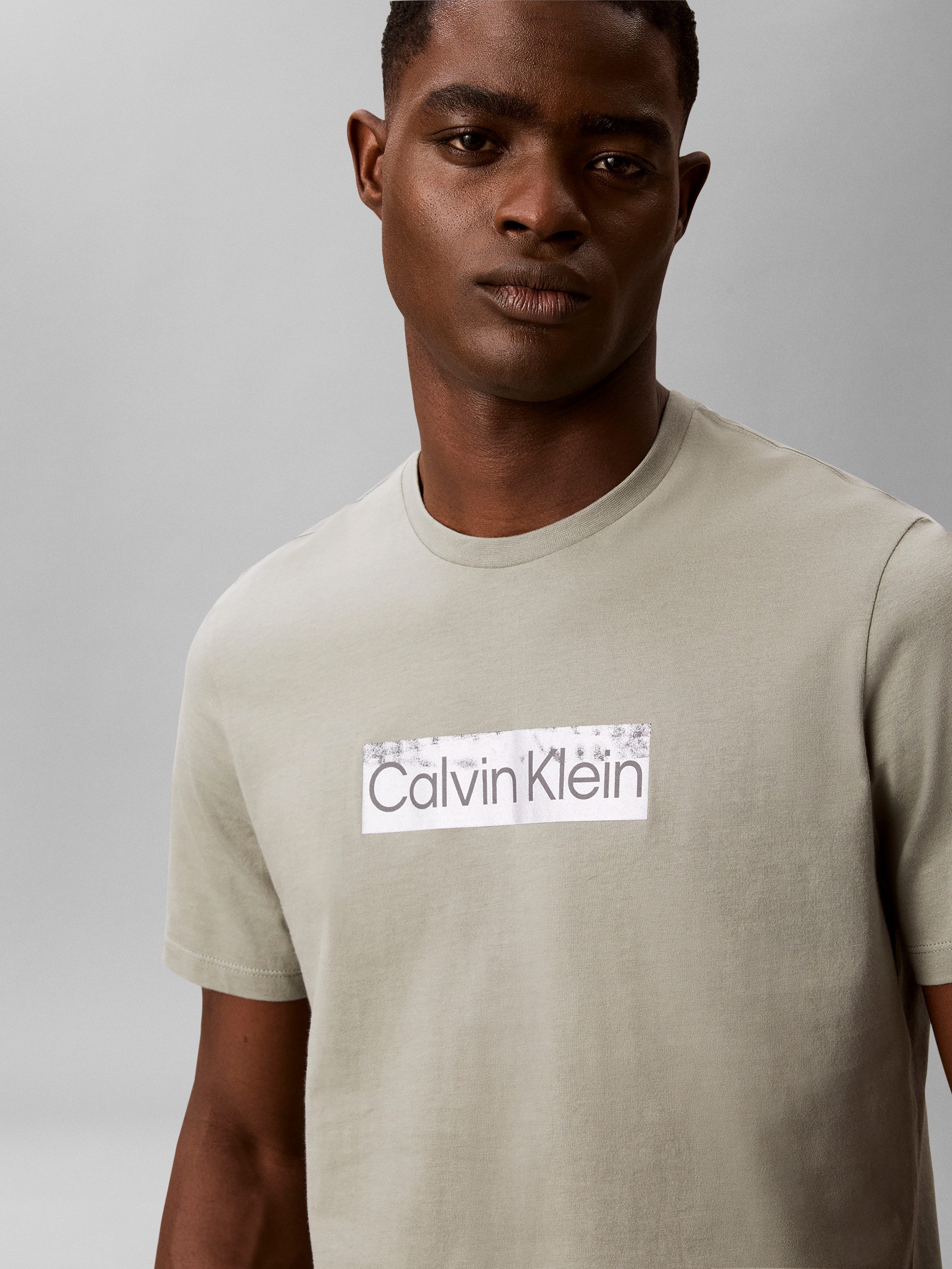 Calvin Klein T-Shirt Reine Baumwolle, Regular Fit, Glanzdruck