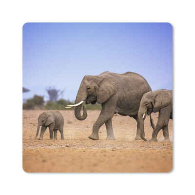 MuchoWow Gaming Mauspad Elefantenfamilie mit ihrem Baby in Kenia (1-St), Gaming, Rutschfester Unterseite, Mausunterlage, 80x80 cm, XXL, Großes