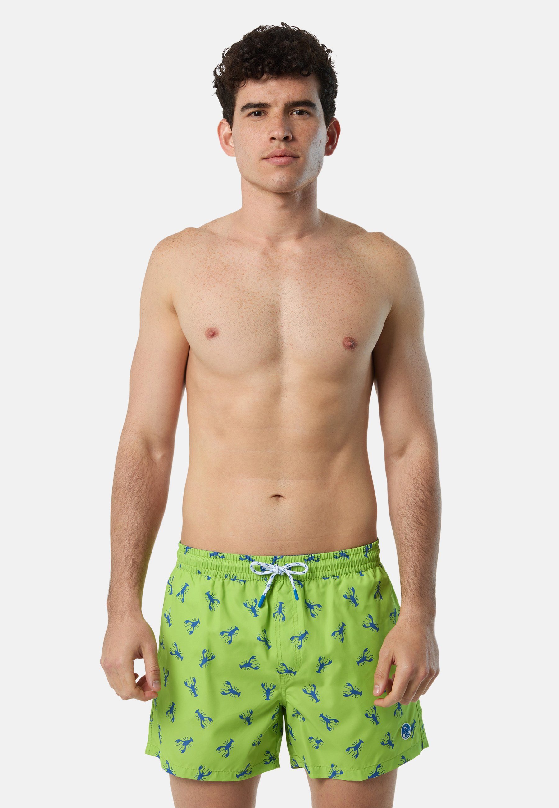 North Sails Badeshorts Badeshorts mit Allover-Print mit sportivem Design,  Die Konstruktion aus recyceltem Polyester