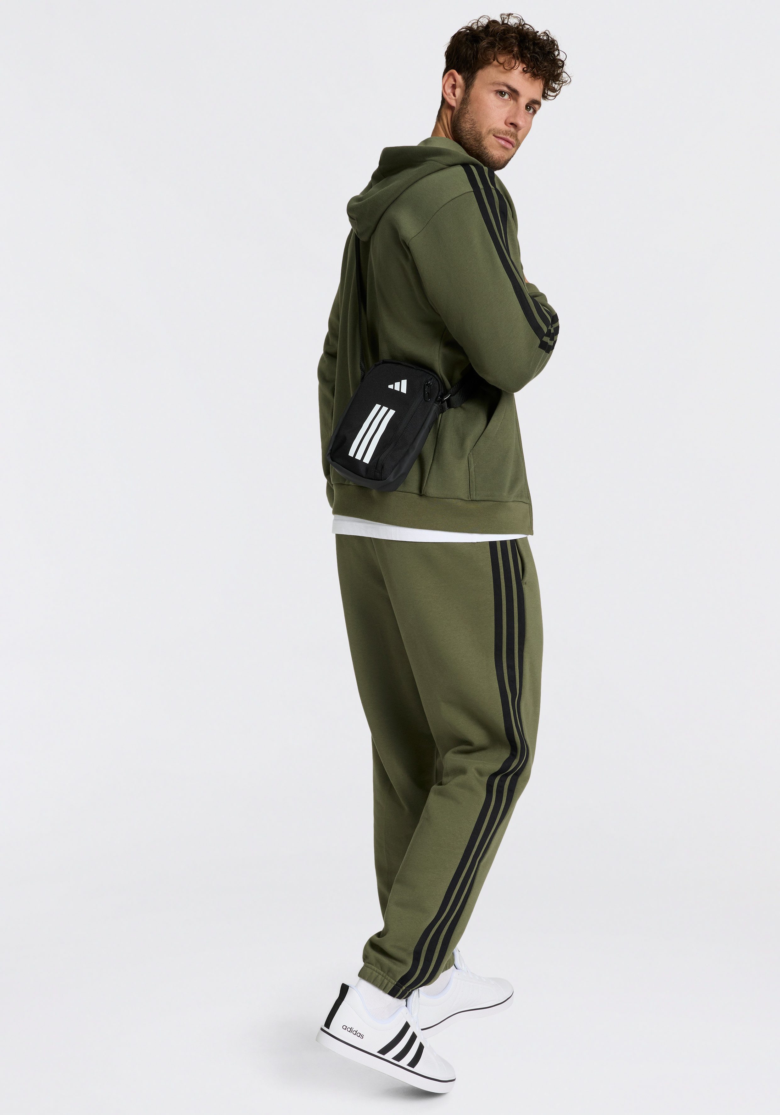 Zum Outfit 8