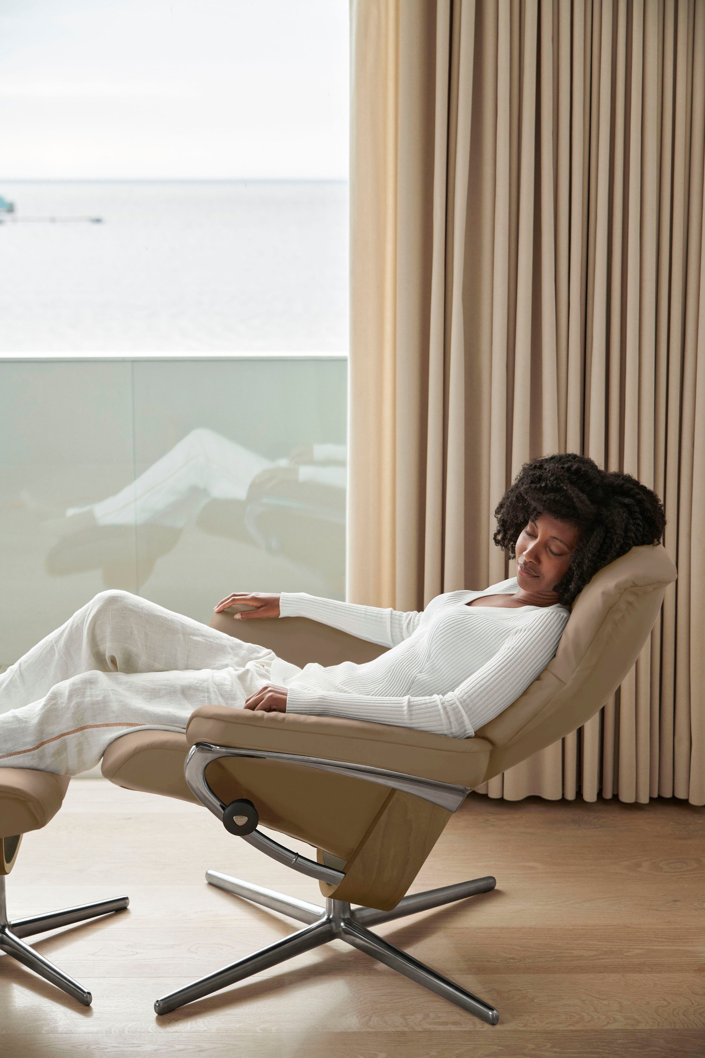 Stressless® Relaxsessel Mayfair (Set, M Hocker), Eiche S, mit Cross Holzakzent & L, Größe mit Hocker, mit Relaxsessel Base