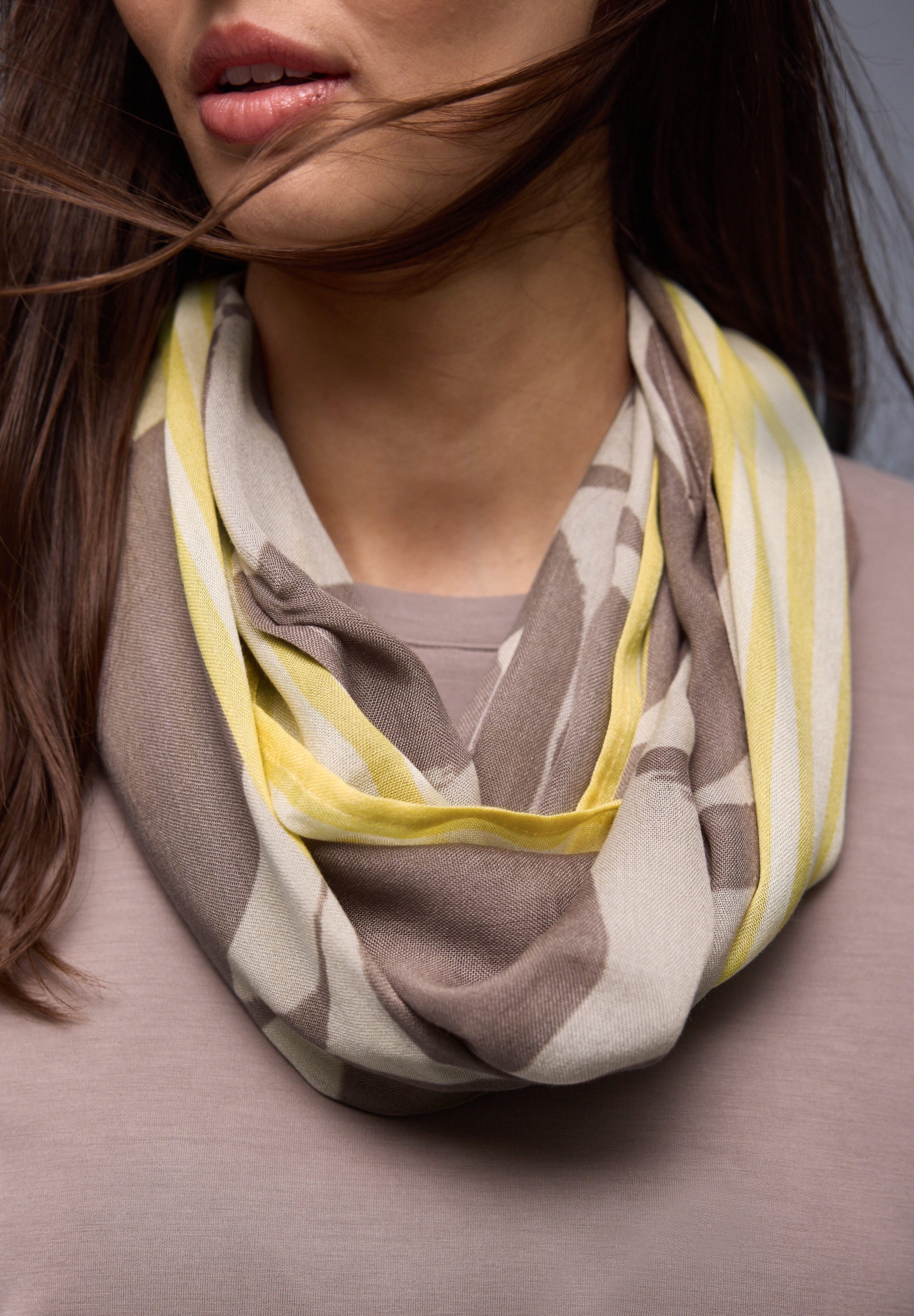 STREET ONE Schal, mit grafischem Muster