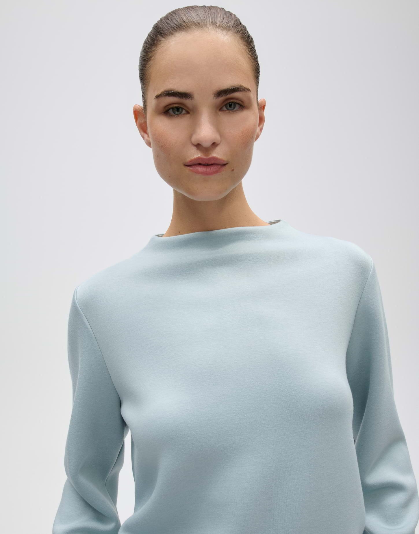 OPUS Sweatshirt Gisinna aus weicher Sweatware Verkürzte Silhouette mit feinem Faltendetail am Ärmel – Bild 4 von 5