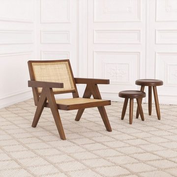 Casa Padrino Besucherstuhl Designer Stuhl Braun / Naturfarben 58 x 82 x H. 70 cm - Massivholz Stuhl mit Armlehnen und handgewebtem Rattangeflecht - Luxus Wohnzimmer Möbel