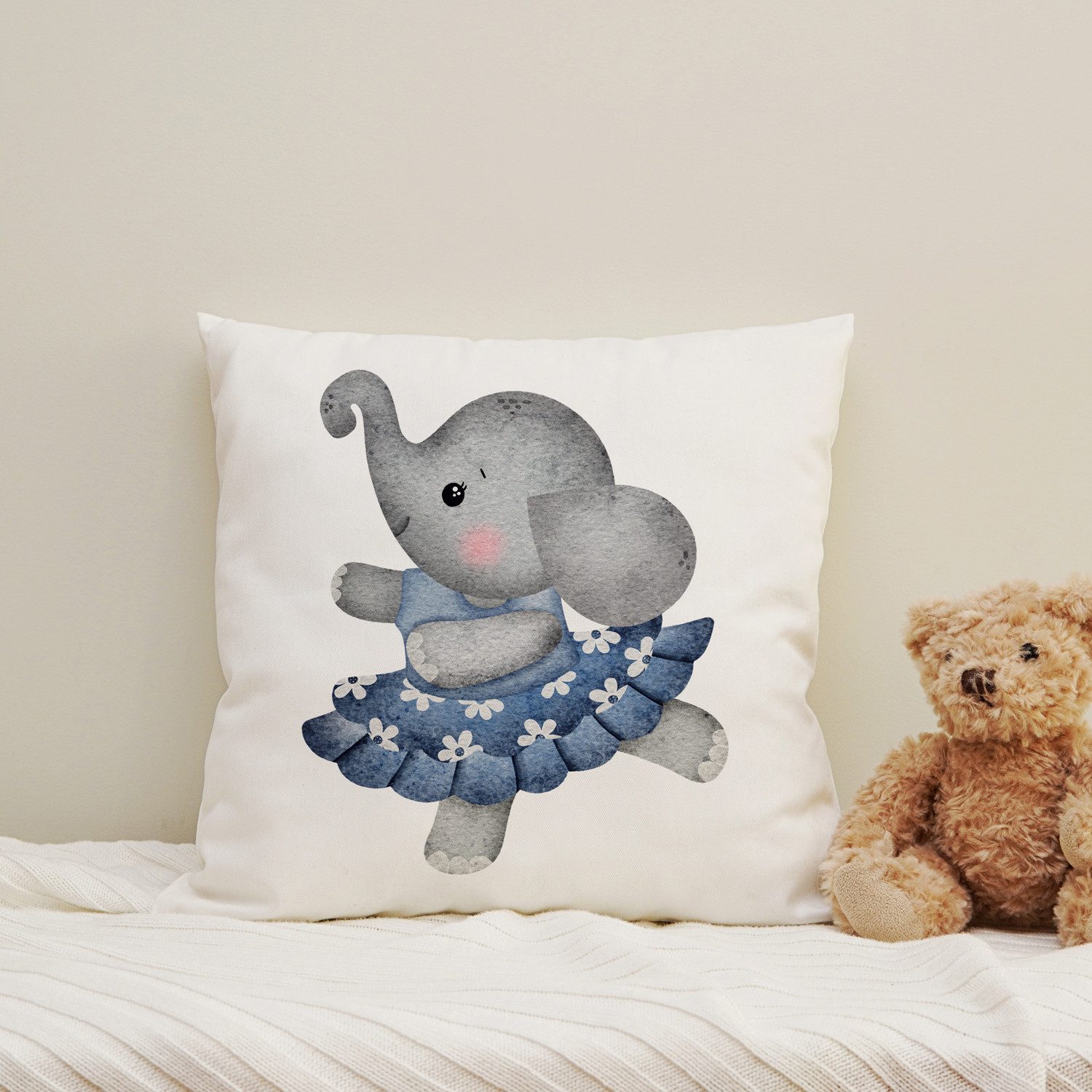 Dekokissen Elefant mit Blumenkleid