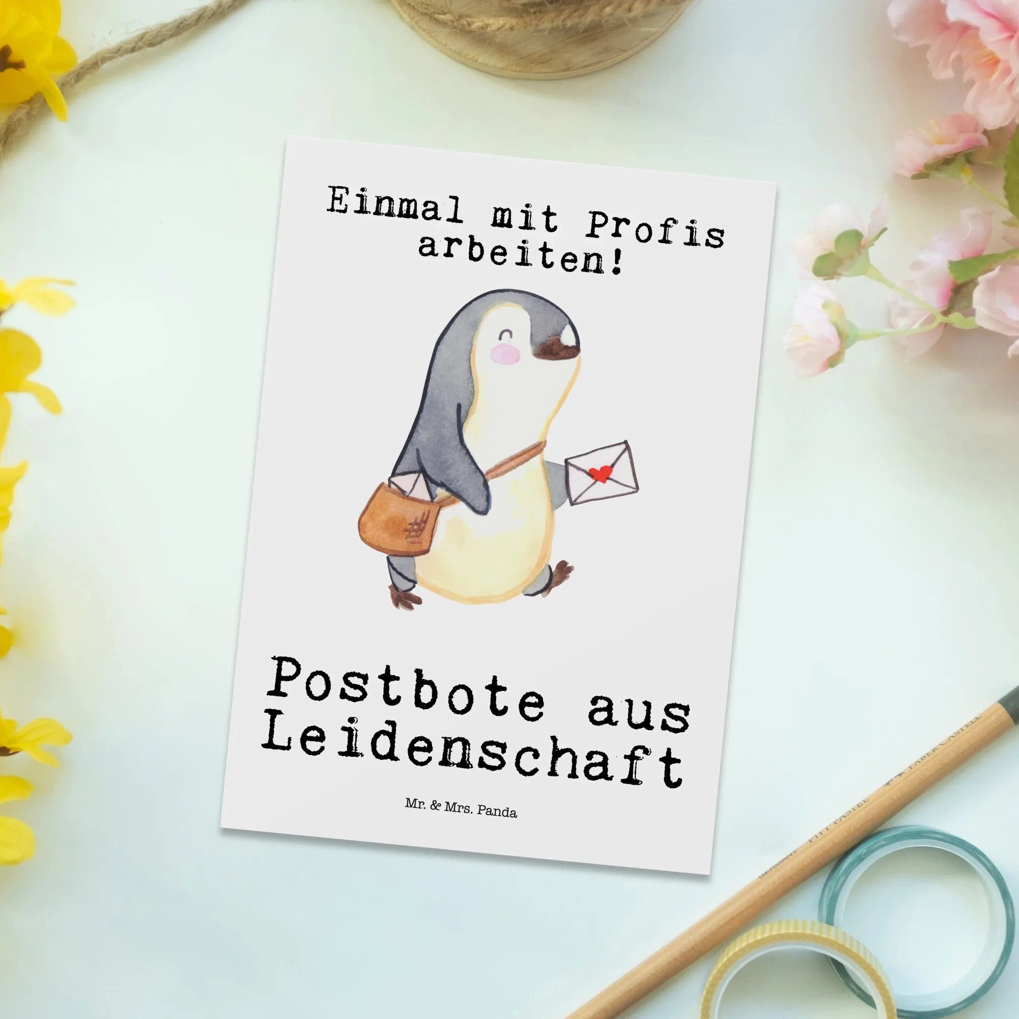 Thumbnail - Mr. & Mrs. Panda Postkarte Postbote Leidenschaft - Weiß - Geschenk, Grußkarte, Karte, Ansichtska, Glücksmomente teilen