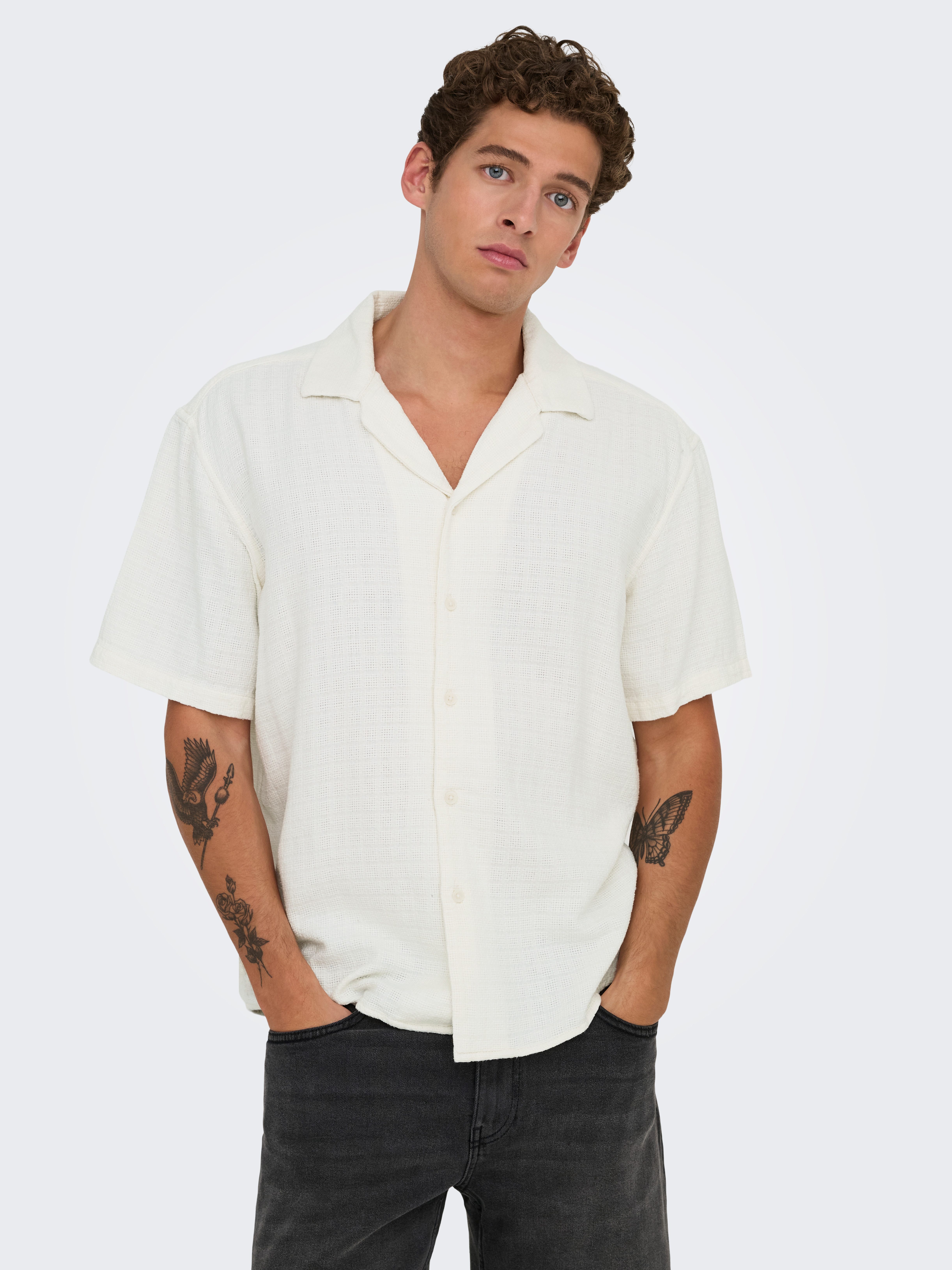 ONLY & SONS Kurzarmhemd ONSLATHAM RLXSS RESORT LINEN STRUC 0257 Viskose mit Leinen, normal geschnitten