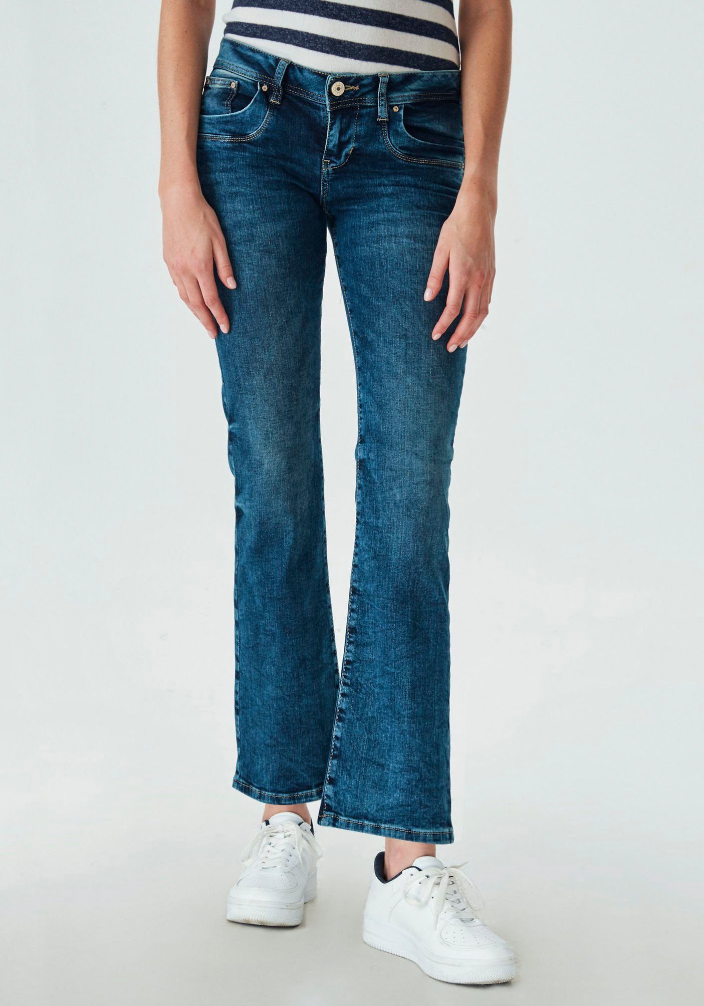 LTB Bootcut-Jeans »VALERIE« mit langem, ausgestellten Beinverlauf und niedriger  Leibhöhe mit Stretch-Anteil online kaufen | OTTO