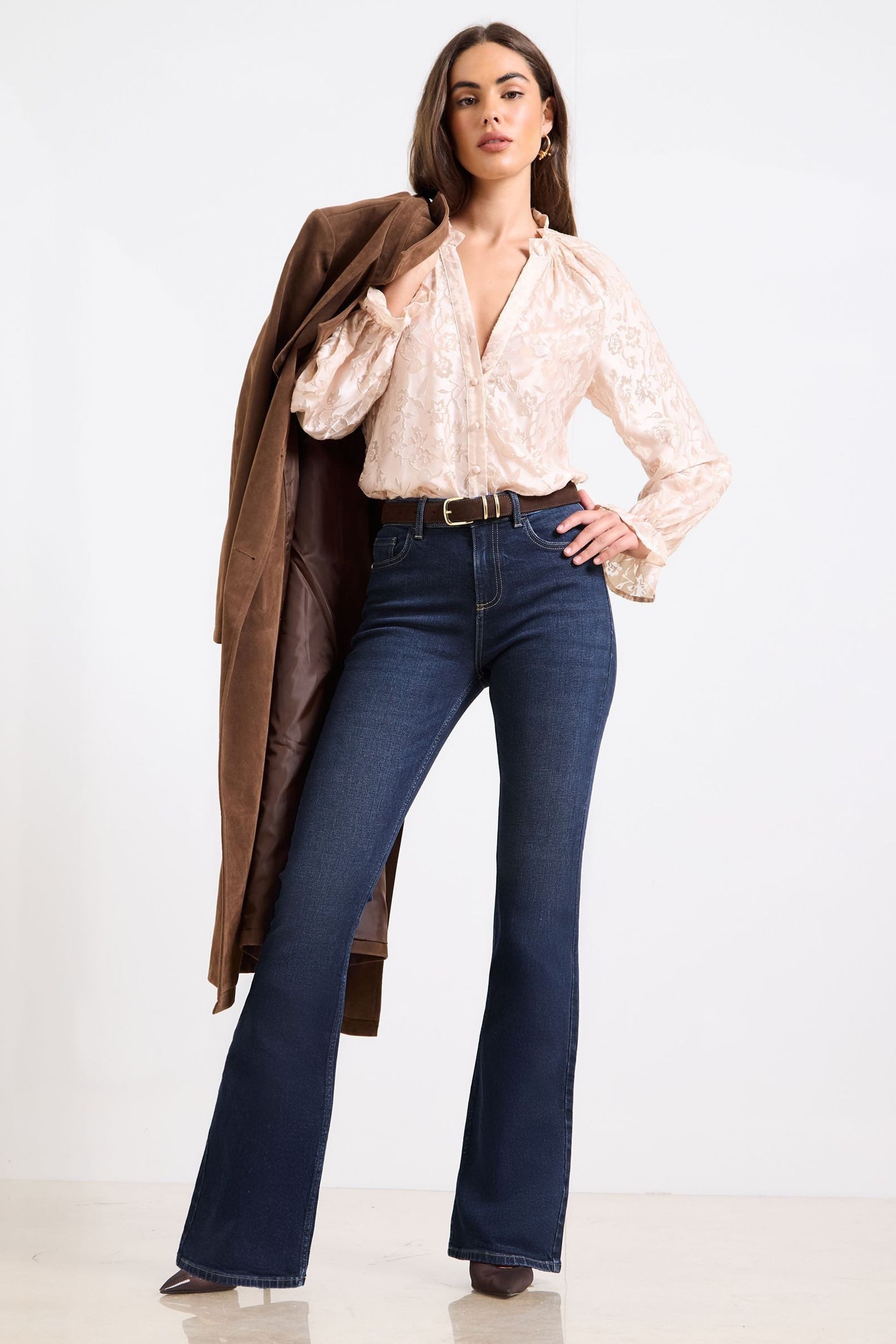 LIPSY Schlagjeans Ausgestellte Jeans mit mittlerem Bund, Regular (1-tlg)