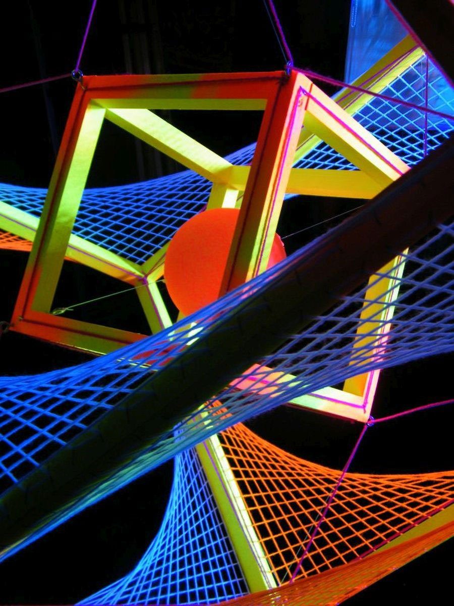 Würfel 3D Fadendeko PSYWORK "Neon leuchtet Schwarzlicht UV-aktiv, Dekoobjekt 55cm, unter Schwarzlicht Sunset", StringArt