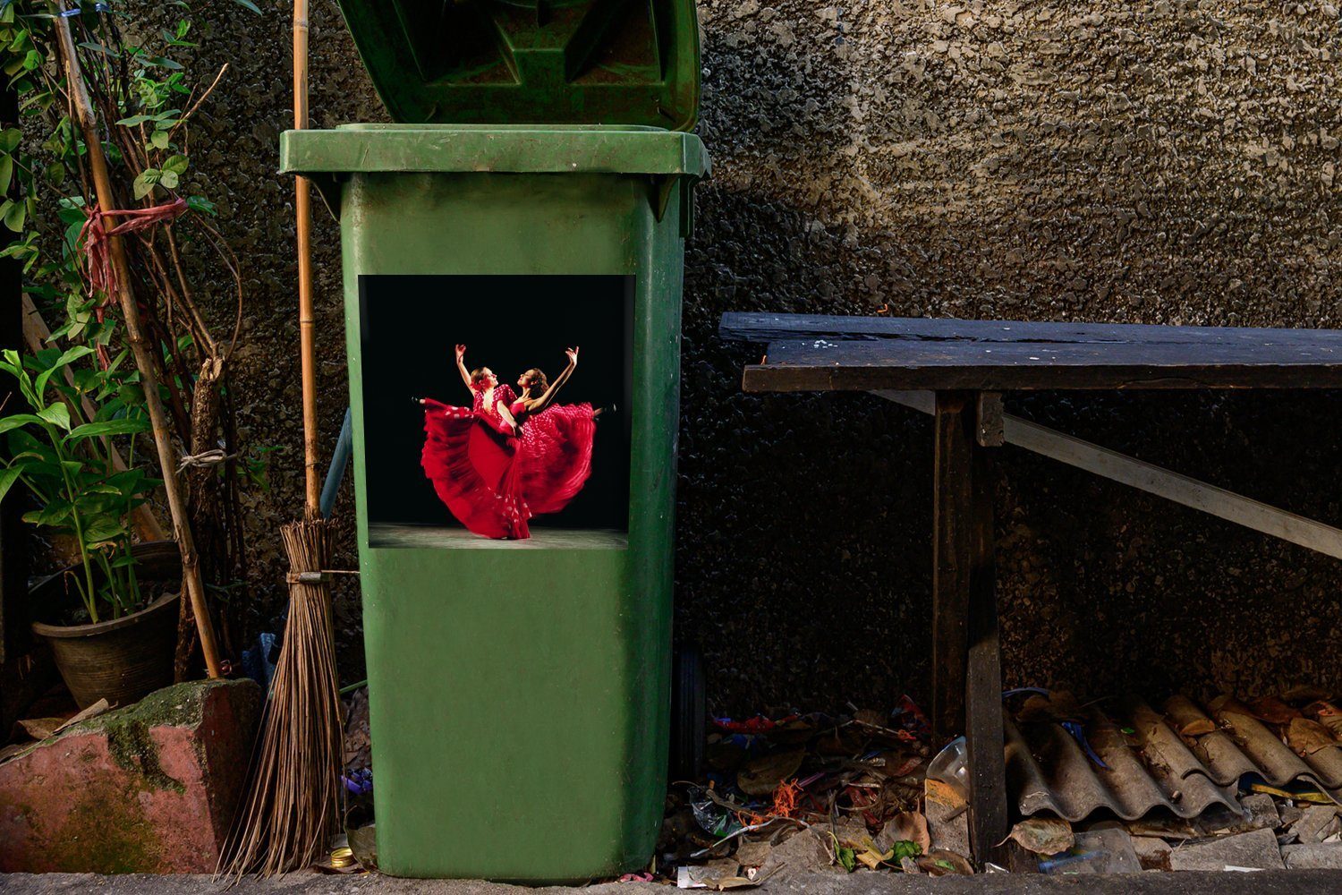 (1 Wandsticker MuchoWow Hintergrund Frauen Flamenco Container, einem schwarzen den Mülleimer-aufkleber, Zwei auf tanzen Mülltonne, Abfalbehälter Sticker, St),