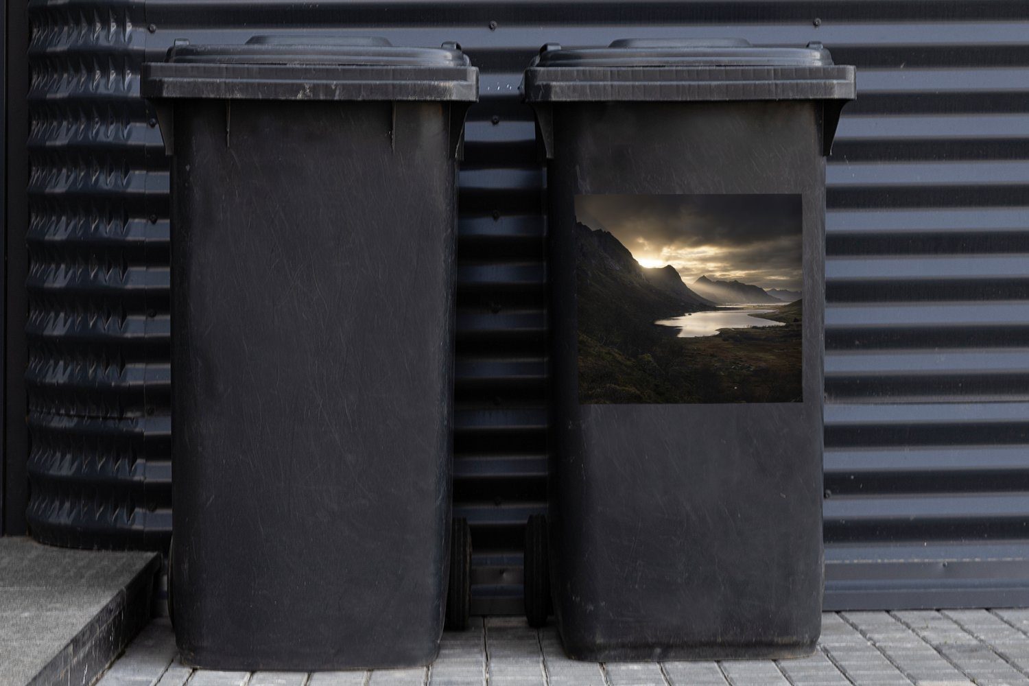 Norwegen Wandsticker Mülltonne, Lofoten fallen die über Container, Sticker, letzten MuchoWow Die Sonnenstrahlen Mülleimer-aufkleber, (1 St), Abfalbehälter