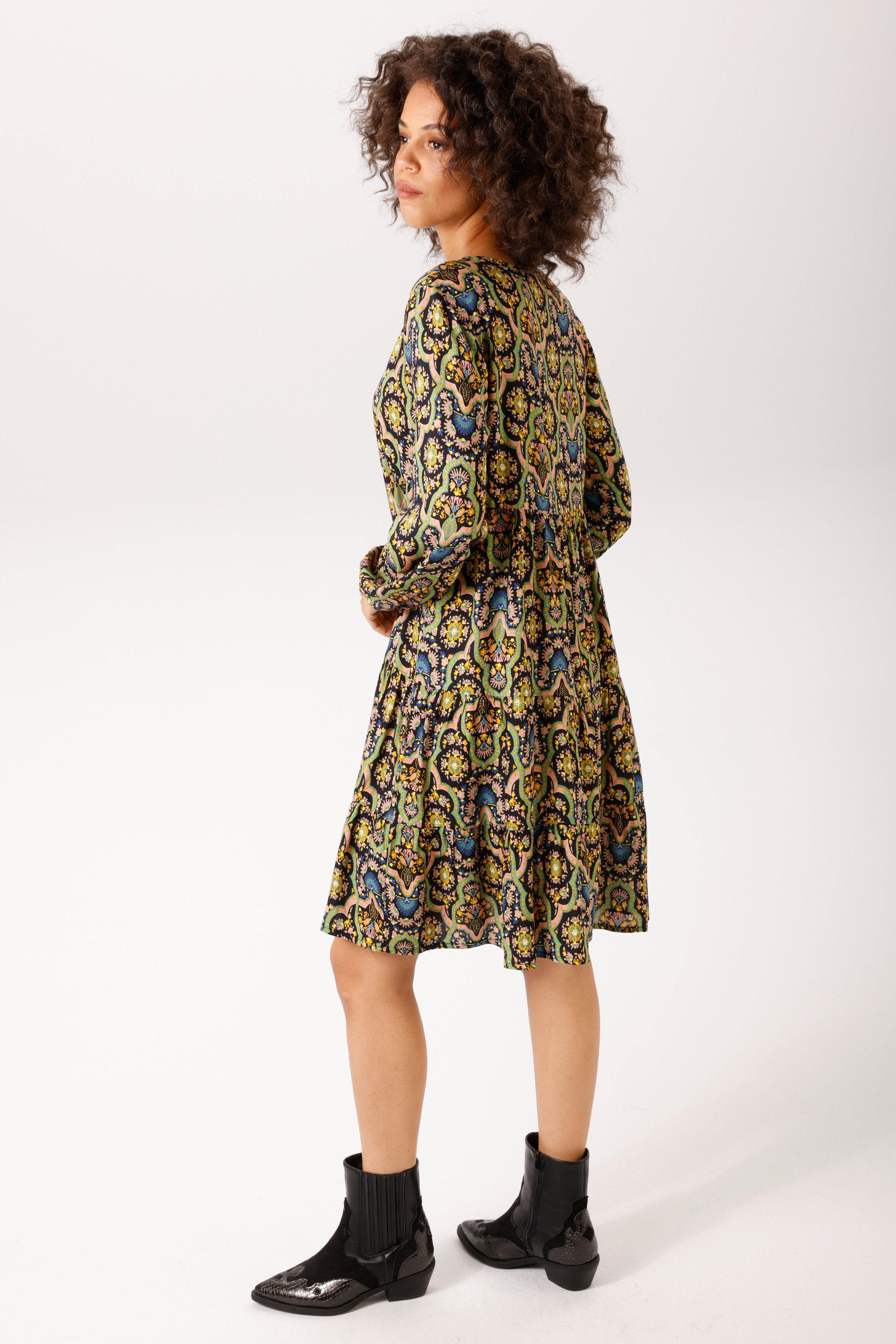 Aniston CASUAL Tunikakleid mit farbenfrohen, grafischen Druck - NEUE KOLLEKTION