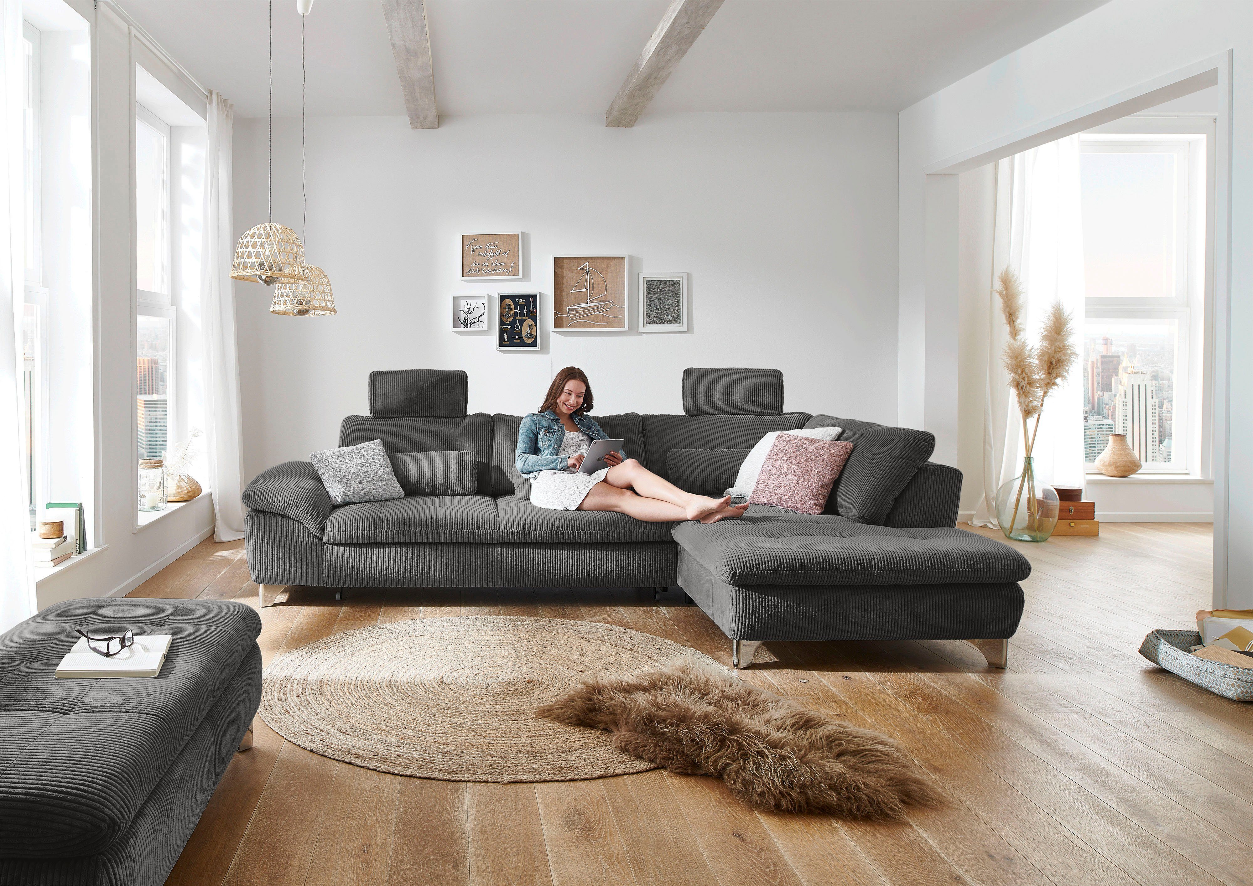 Die PlanBar Ecksofa Ottomane MP-IN14007 L-Form, Breite 306 cm, wahlweise mit Bettfunktion und verstellbaren Kopfstützen, in Cord