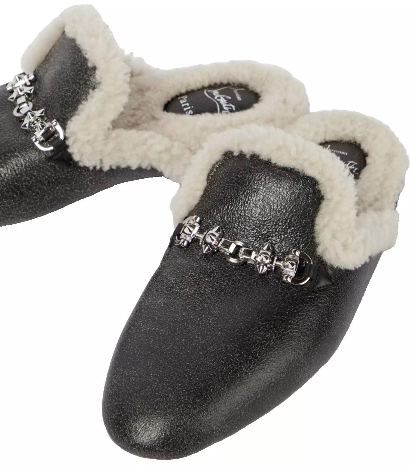 CHRISTIAN LOUBOUTIN Woolito Swing Pantoletten Loafers Schuhe Slipper Luxuriöses Lammfell, Cracked-Effect Nappa, Silberfarbene Metallkette