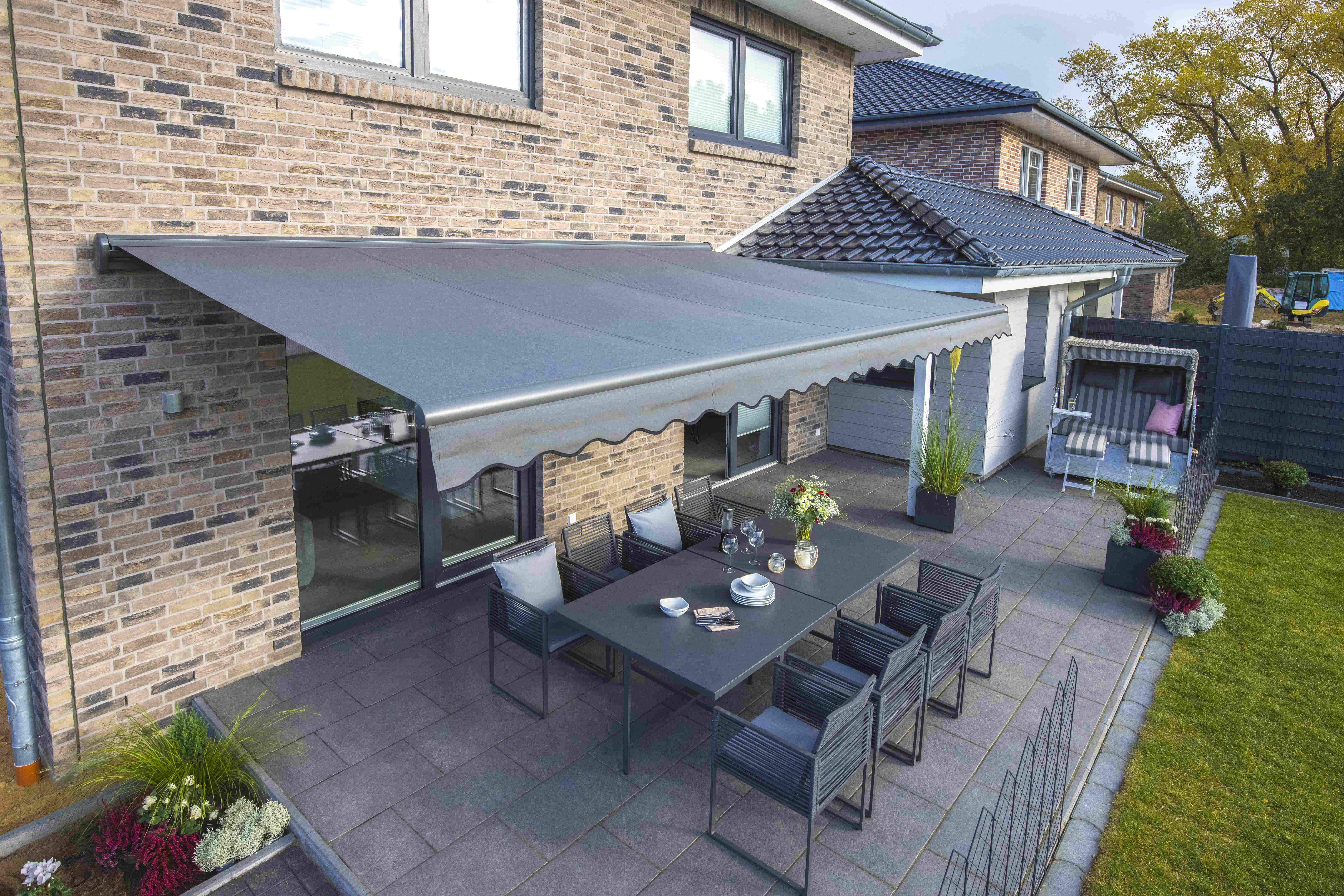 KONIFERA Halbkassettenmarkise SUN LED mit Funkmotor und LED-Stripes, verschiedene Größen und Farben