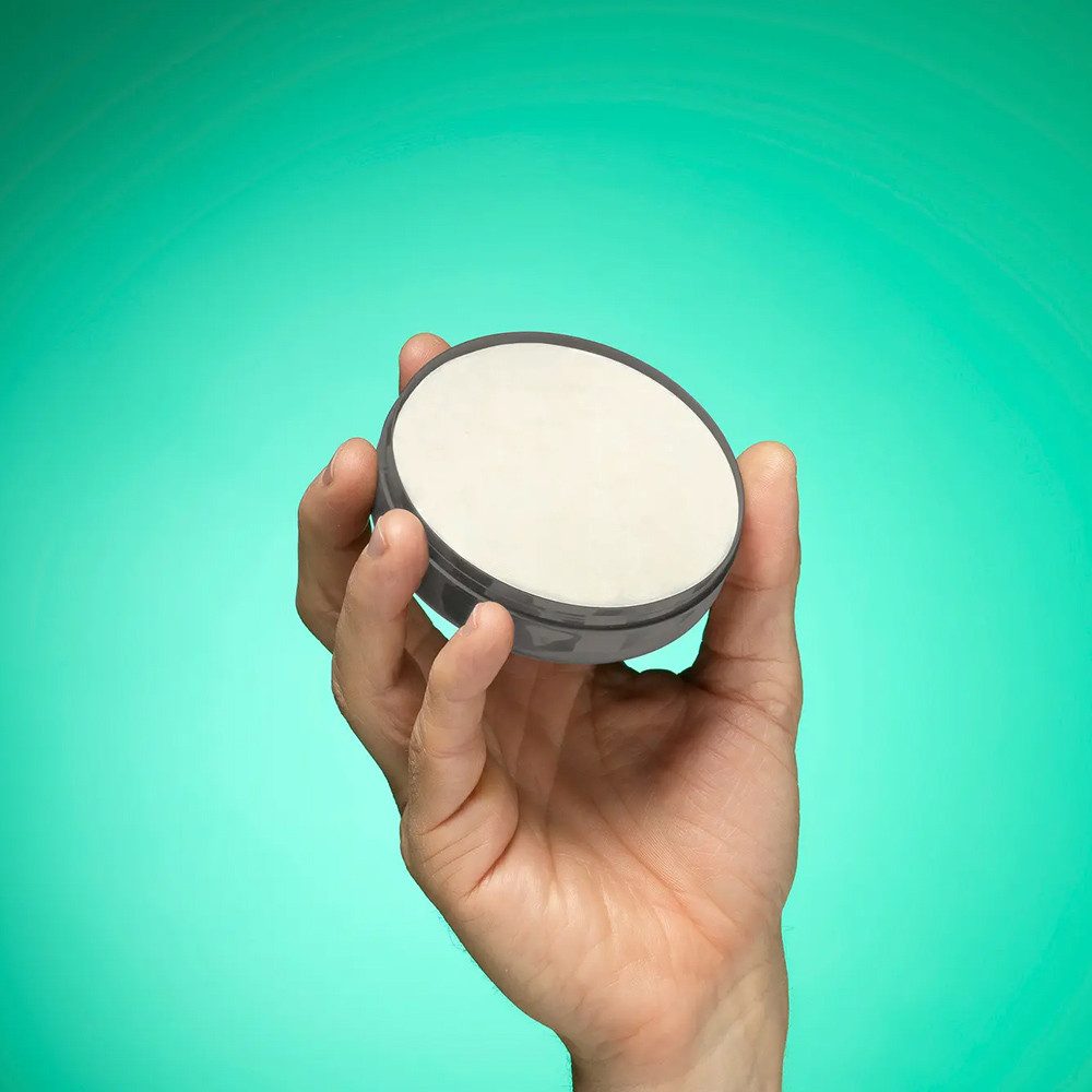 Wilkinson Rasierseife Sensitive Rasierseife im Tiegel (125 g), Inhaltsstoffe aus 89% natürlichem Ursprungs