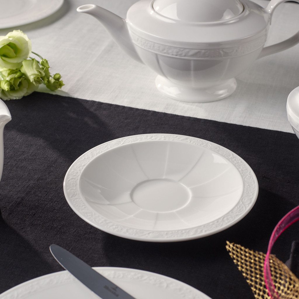 Villeroy & Boch Signature Untertasse White Pearl Frühstücks-/Suppenuntertasse 18cm, (1 St), Premium Bone Porcelain, mikrow.- & spülm.sicher, Made in Germany